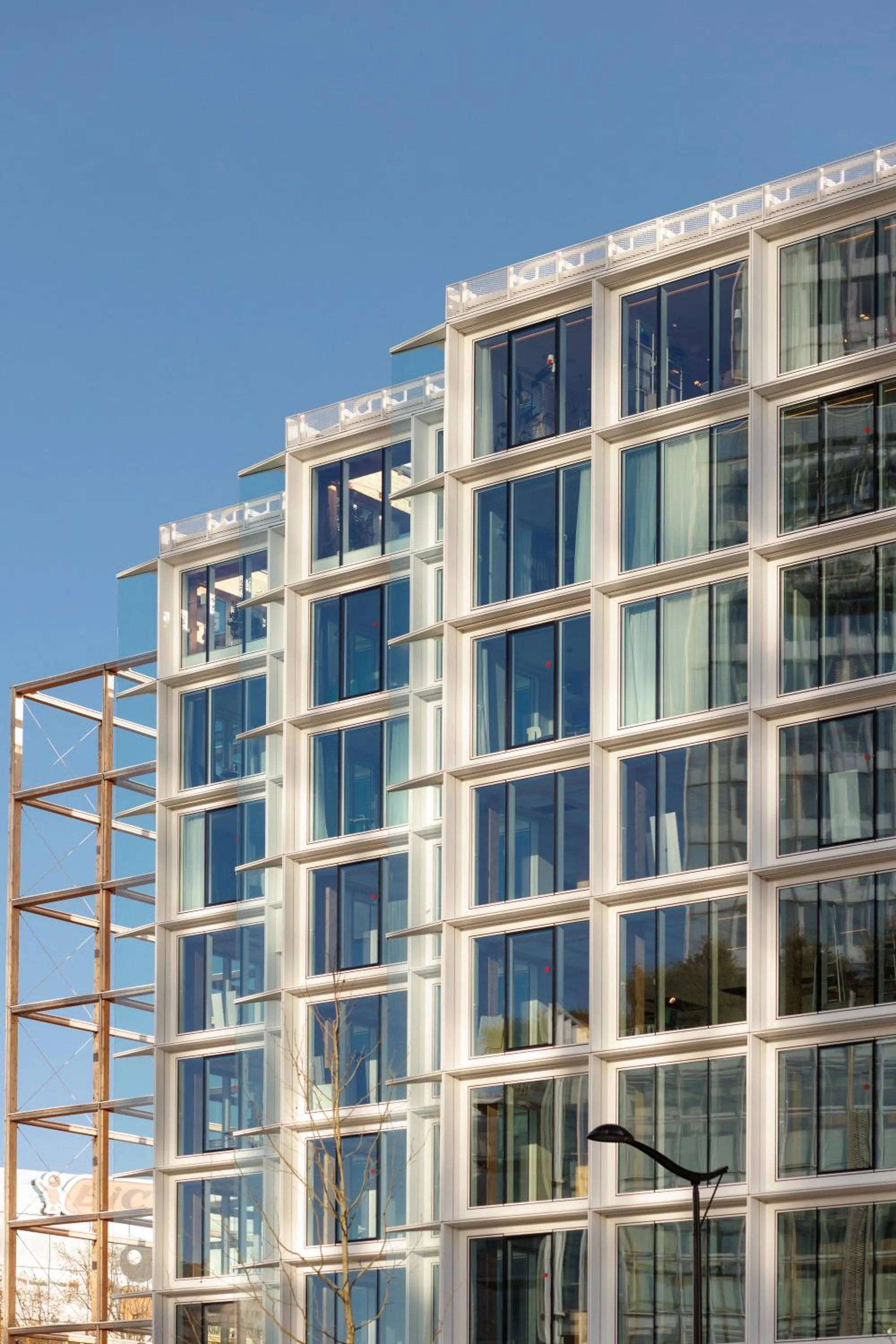 Property building in Zoku Paris