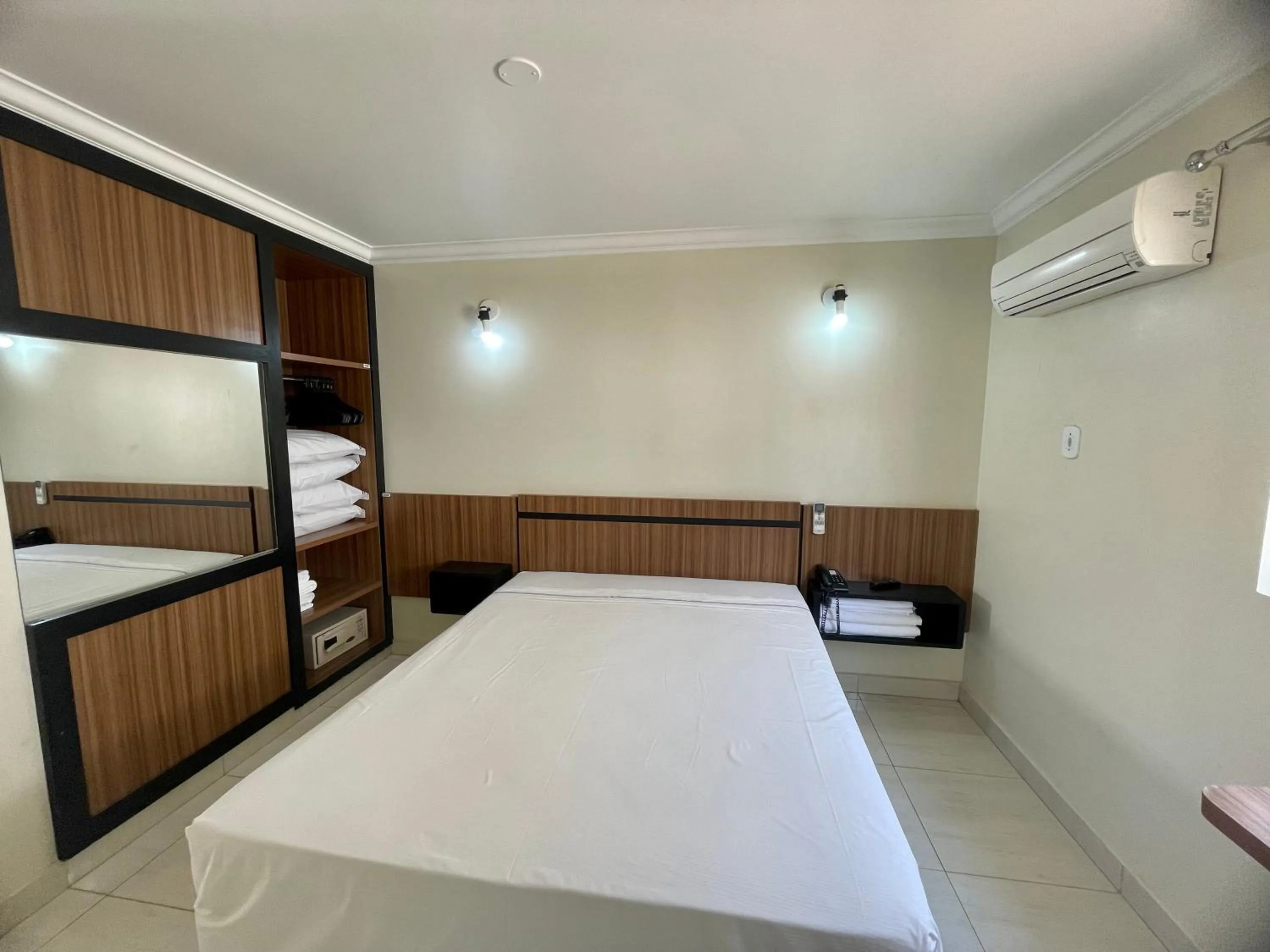 Photo of the whole room, Bed in Diroma Resort com um dia no Acqua Park