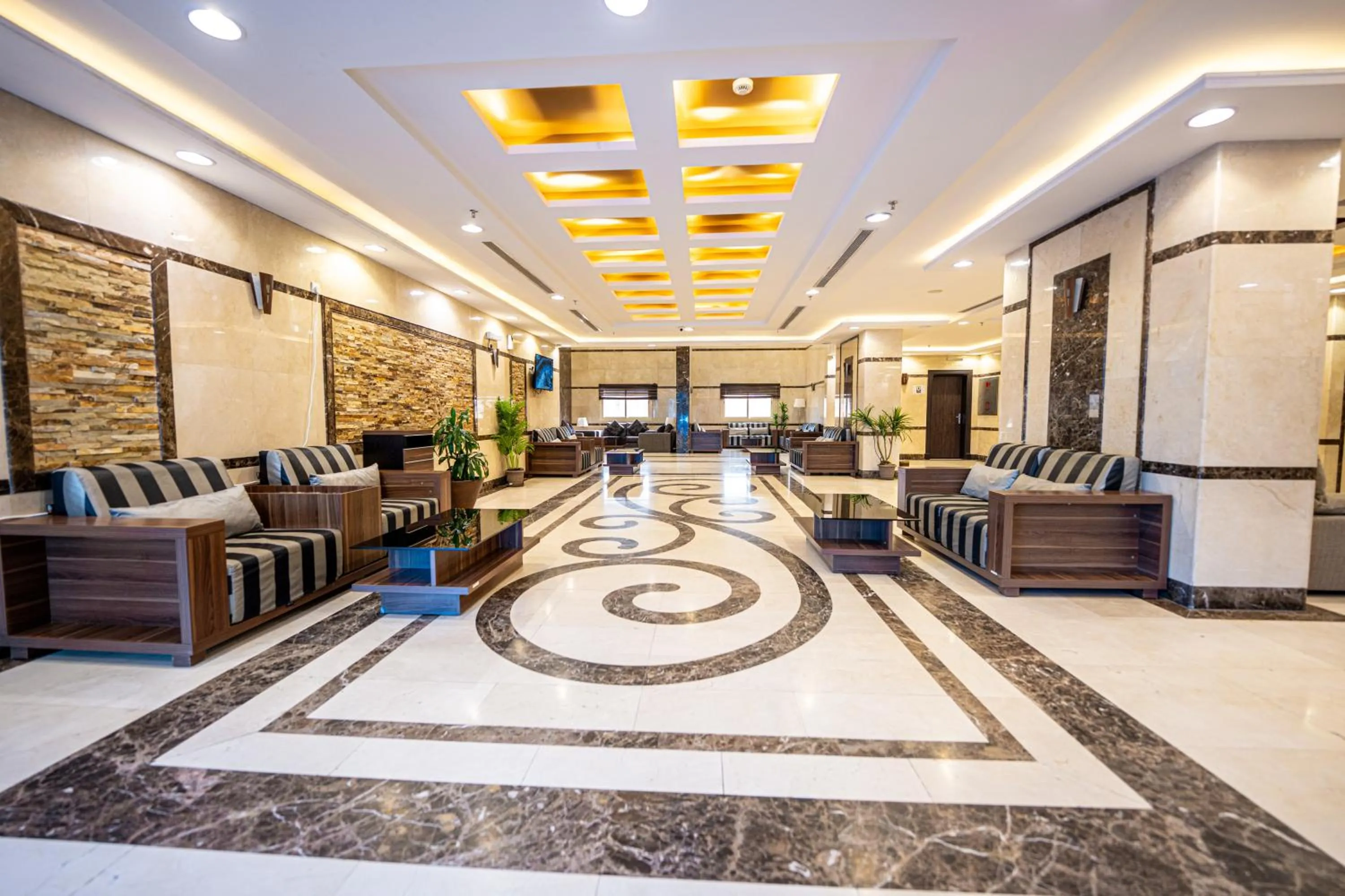 Lobby or reception in Snood Al Azama Hotel