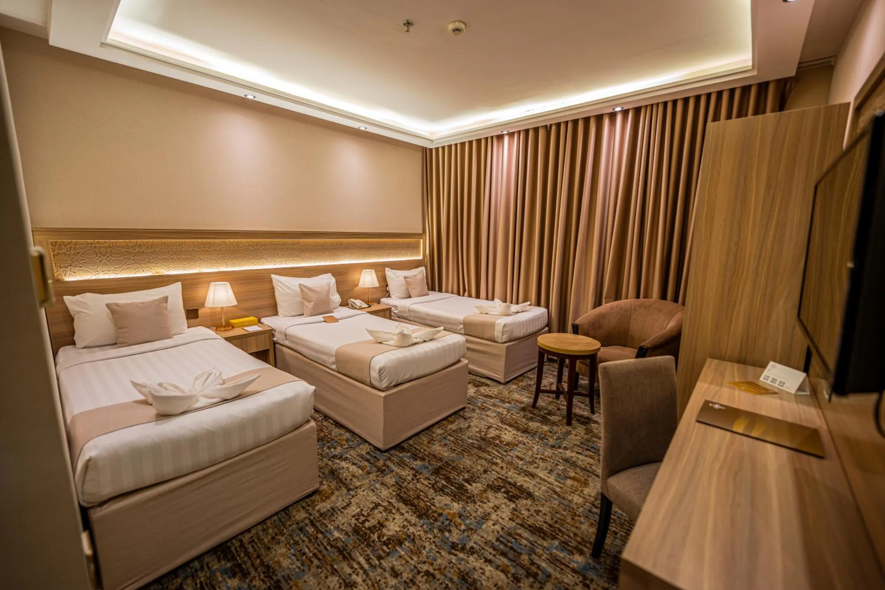 Bedroom, Bed in Snood Al Azama Hotel