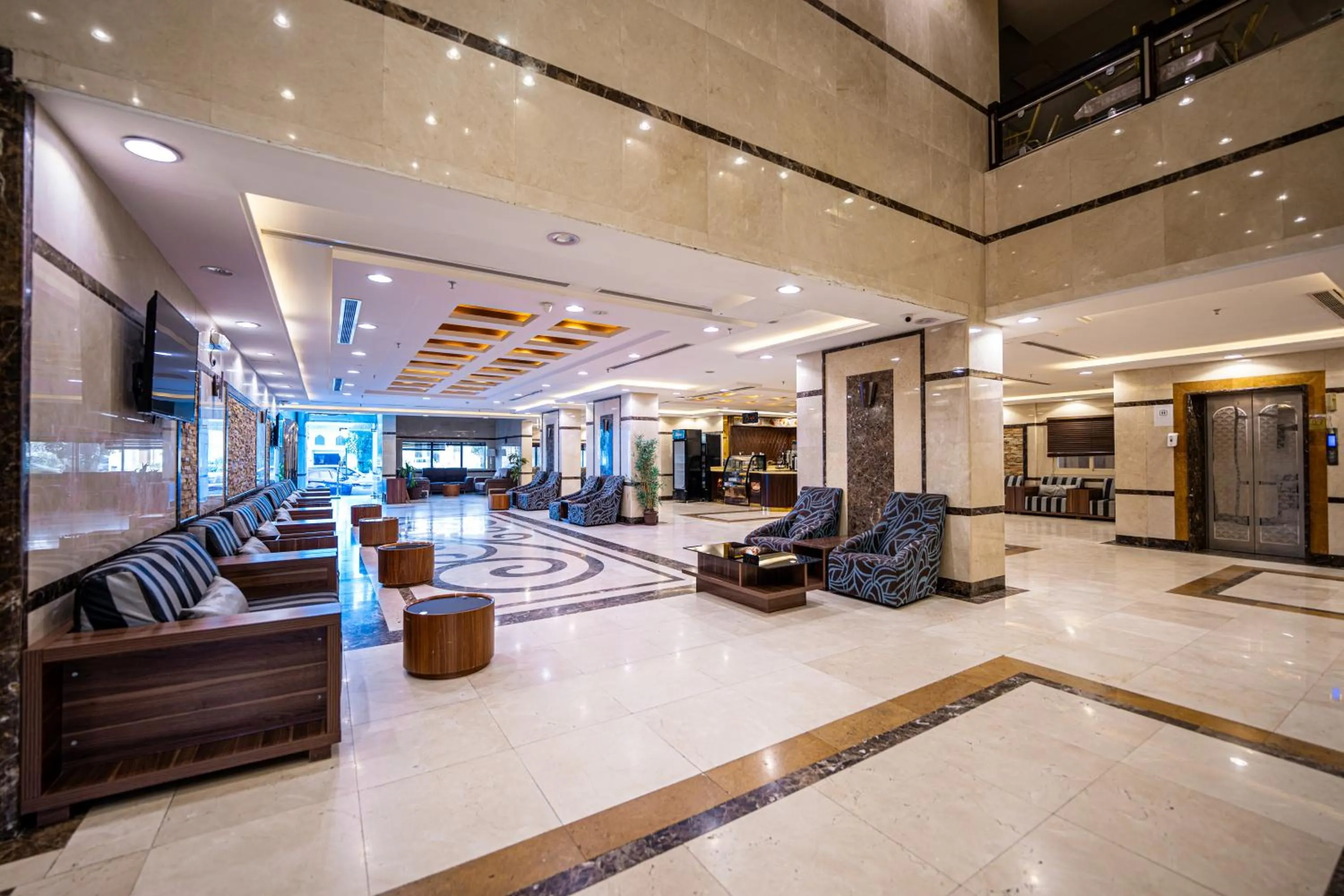 Lobby or reception in Snood Al Azama Hotel