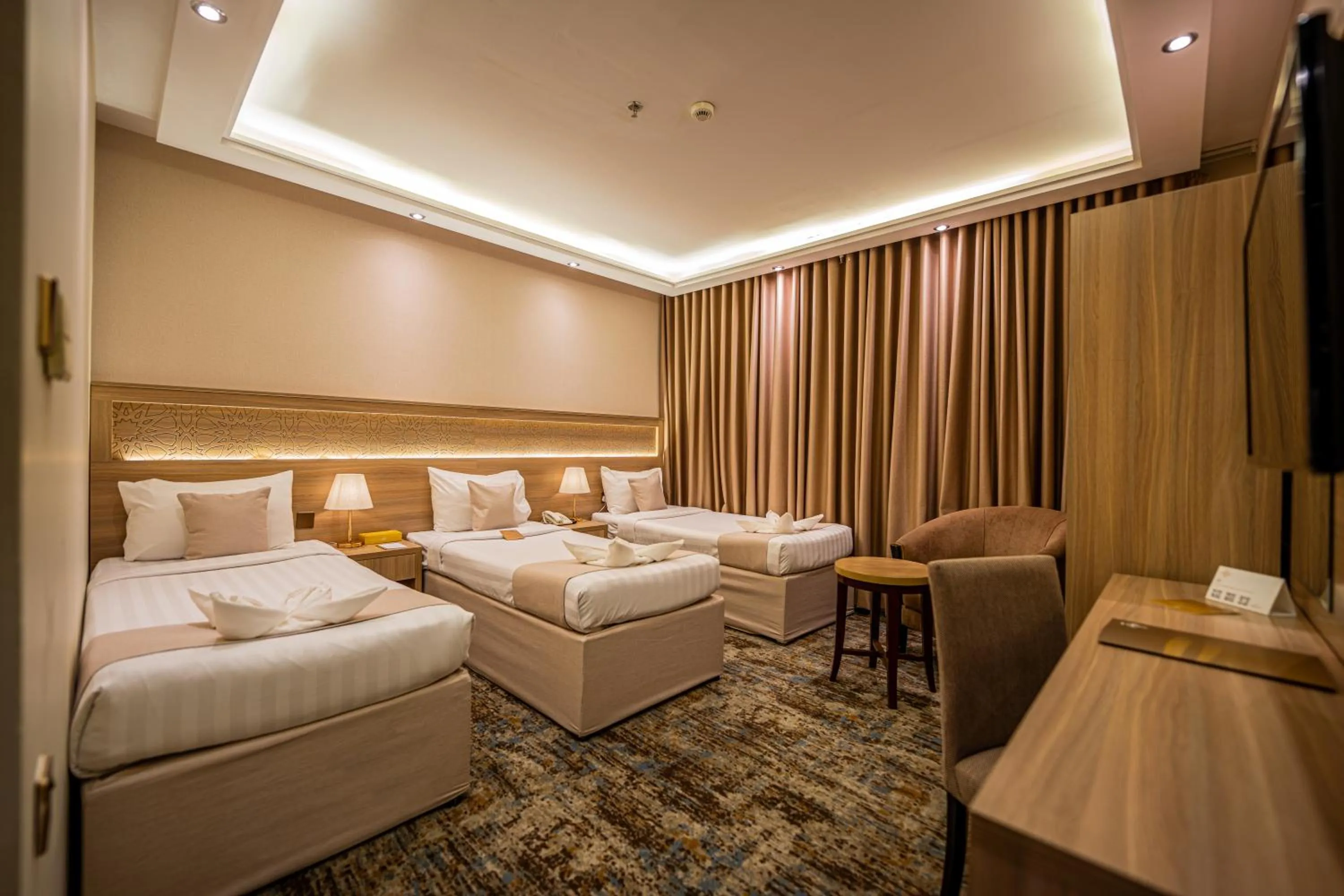 Bedroom, Bed in Snood Al Azama Hotel