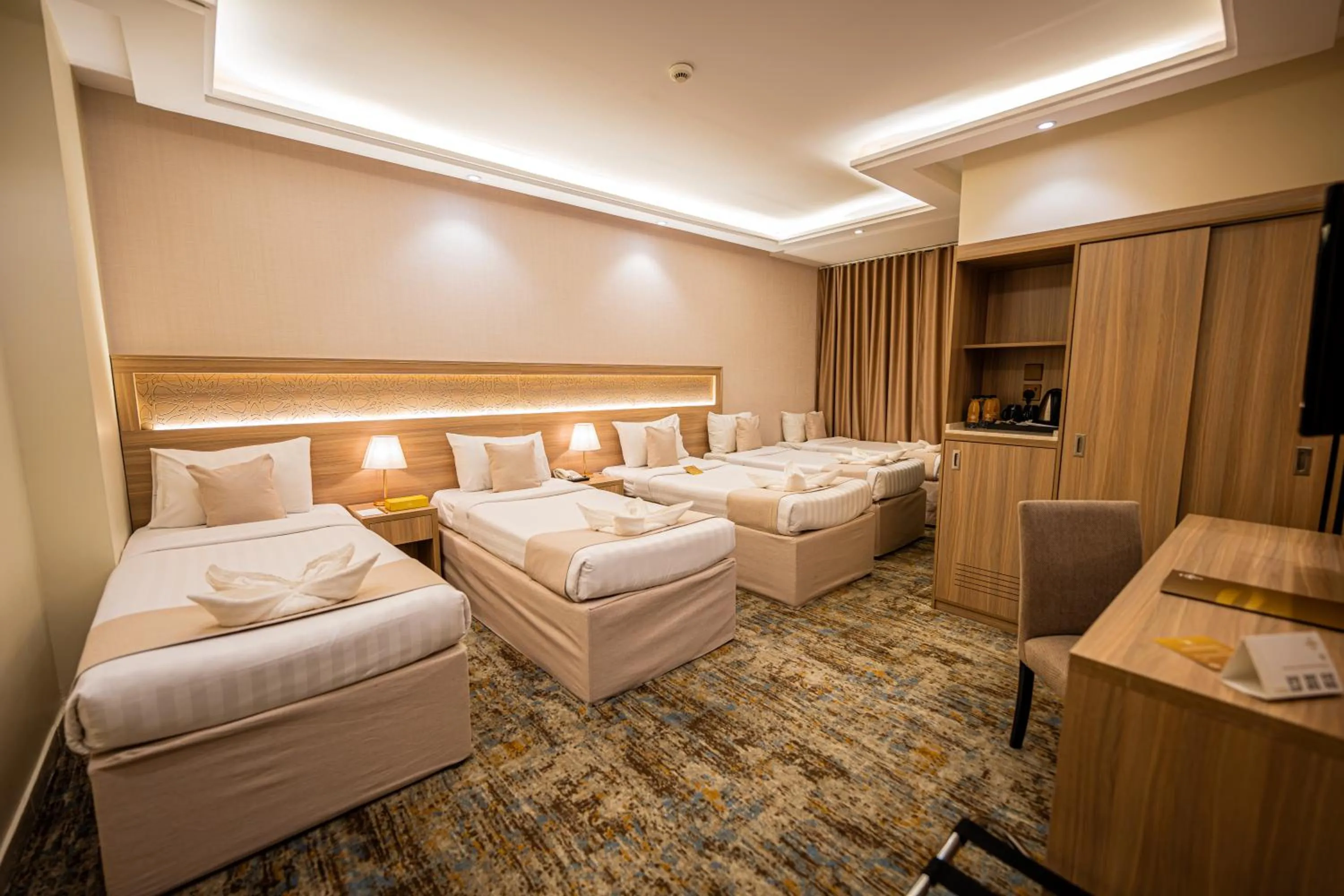 Bedroom, Bed in Snood Al Azama Hotel