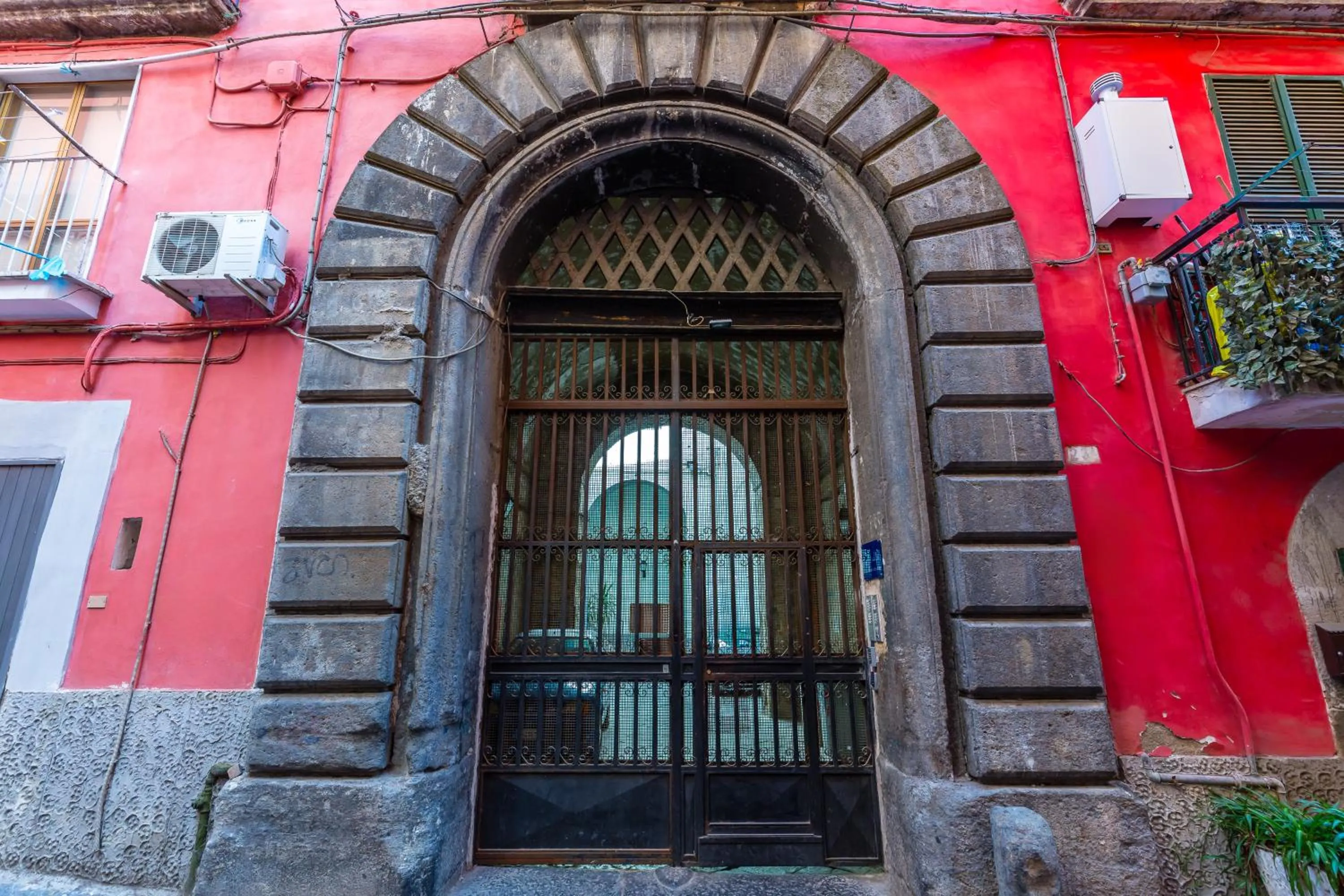 Property building in Le Porte di Partenope