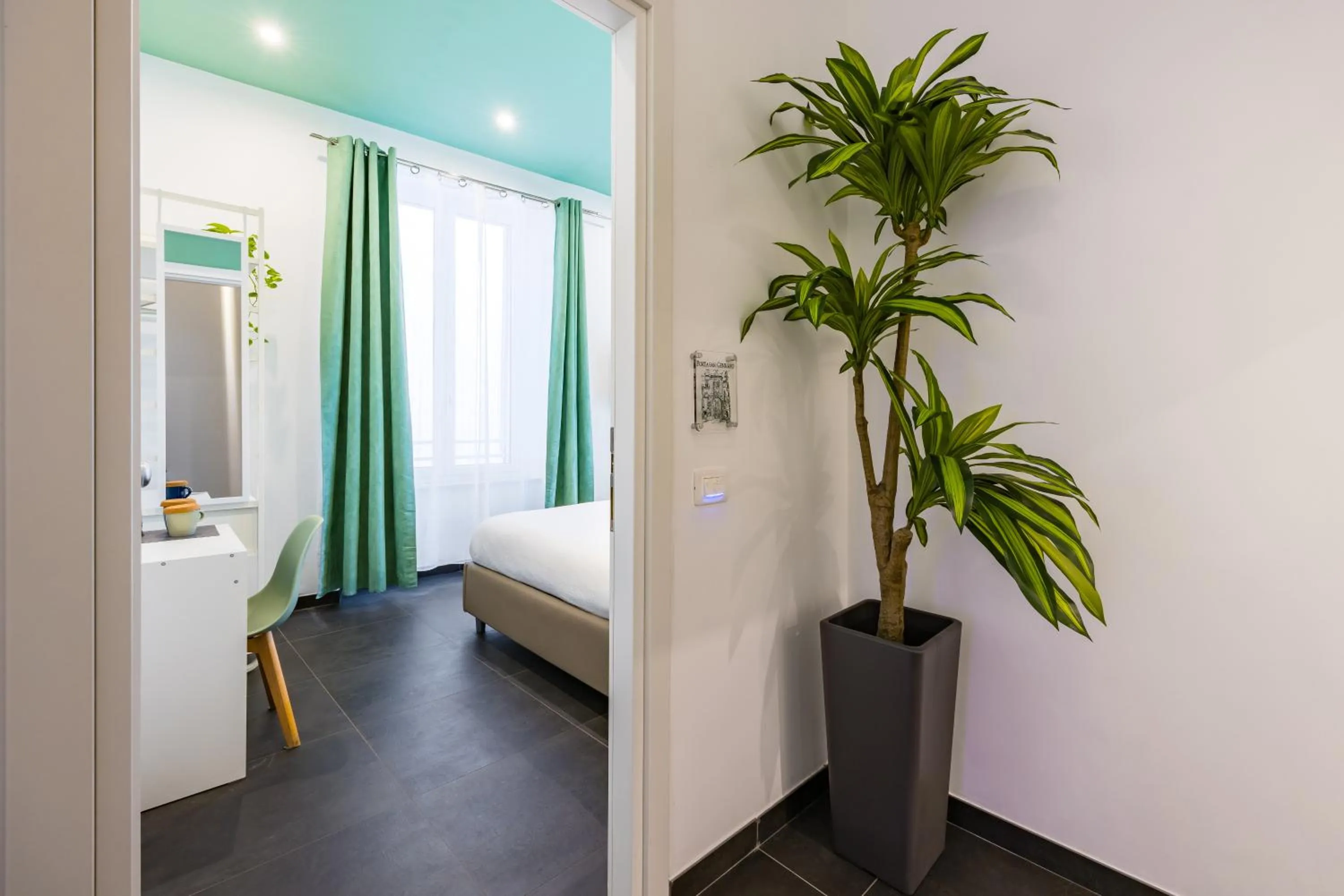 Photo of the whole room, Bed in Le Porte di Partenope