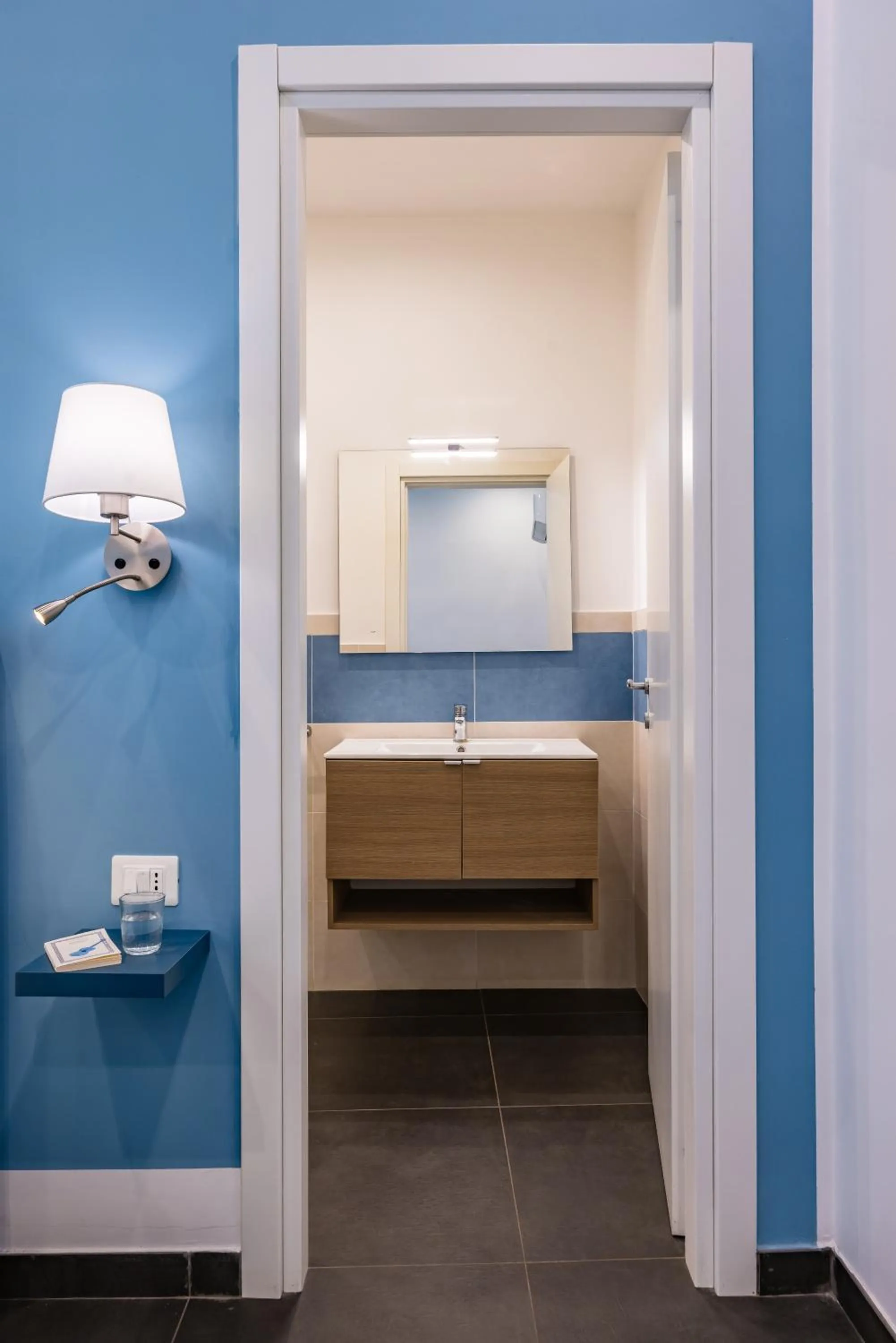 Photo of the whole room in Le Porte di Partenope