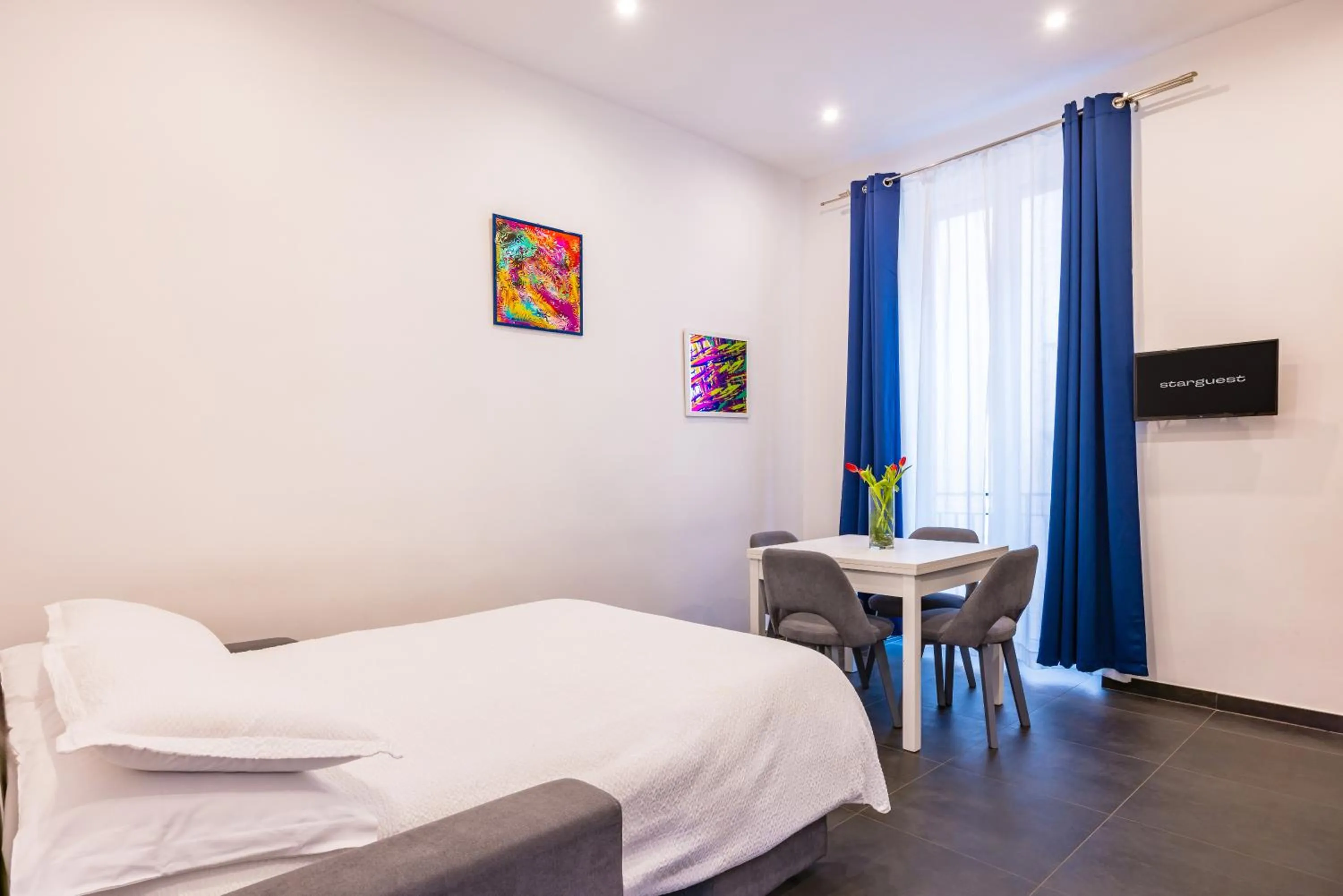 TV and multimedia, Bed in Le Porte di Partenope