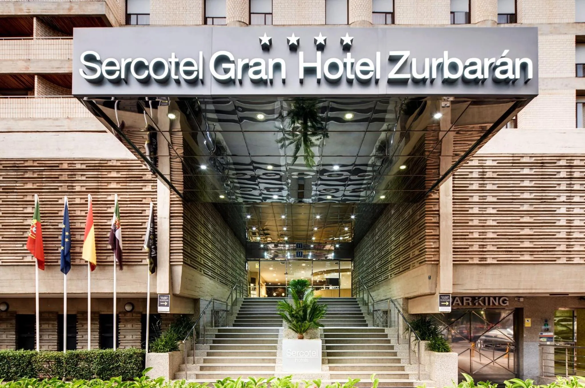 Facade/entrance in Sercotel Gran Hotel Zurbarán