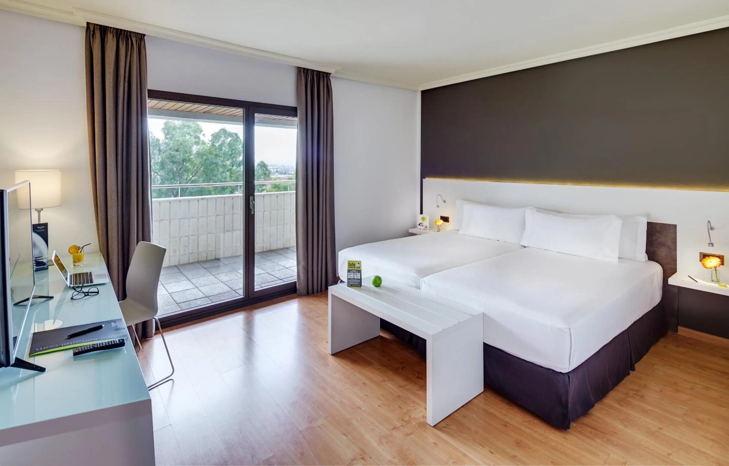 Photo of the whole room, Bed in Sercotel Gran Hotel Zurbarán