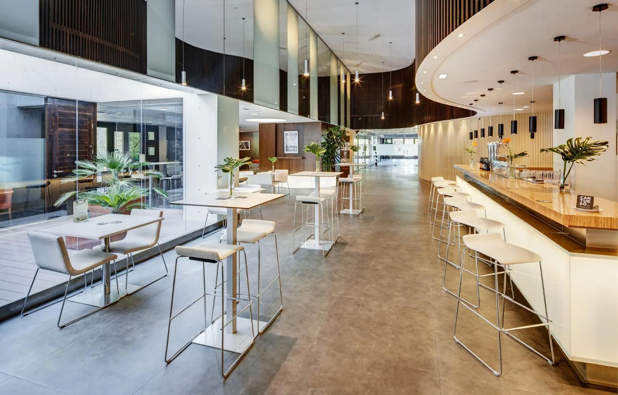 Lounge or bar in Sercotel Gran Hotel Zurbarán