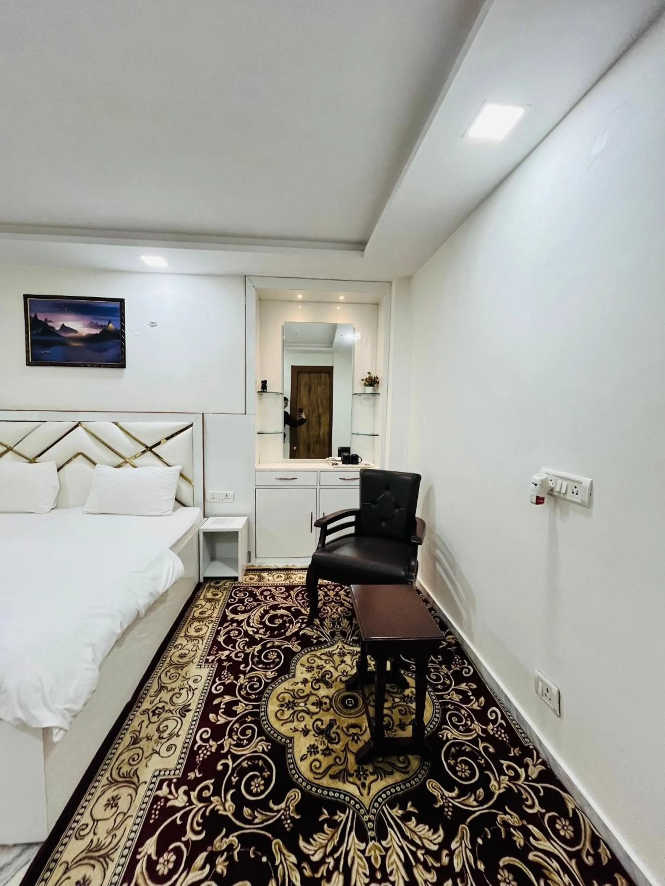 Seating area, Bed in Alibaba’s Indiana Homestay