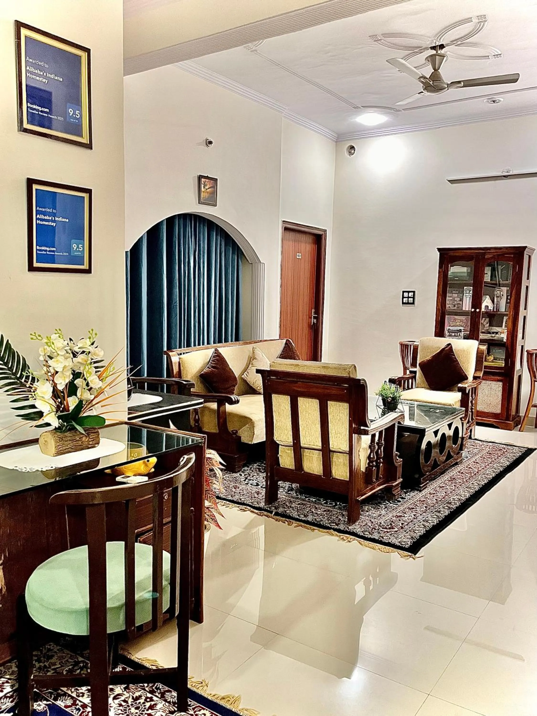 Living room in Alibaba’s Indiana Homestay