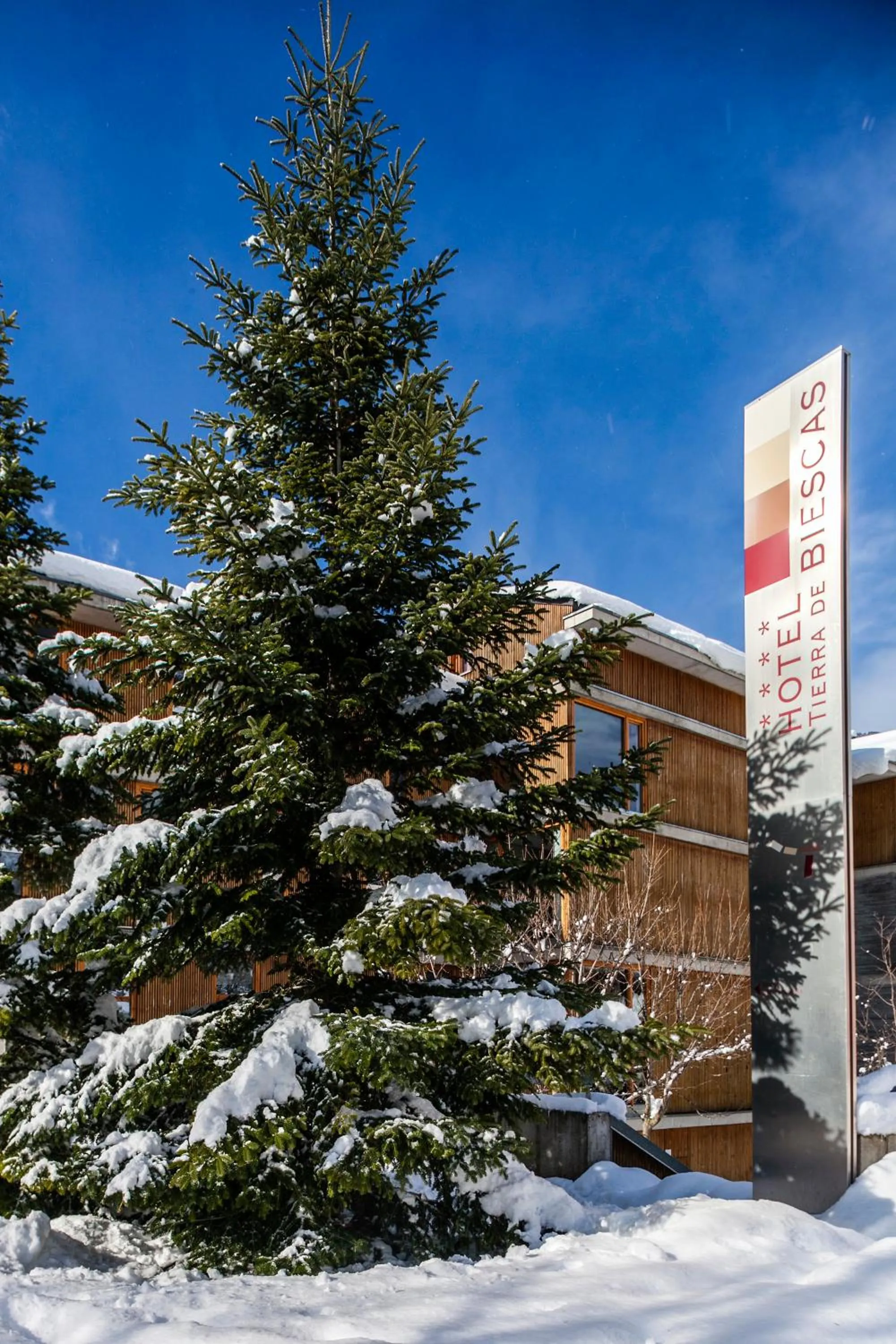 Property logo or sign in Tierra de Biescas