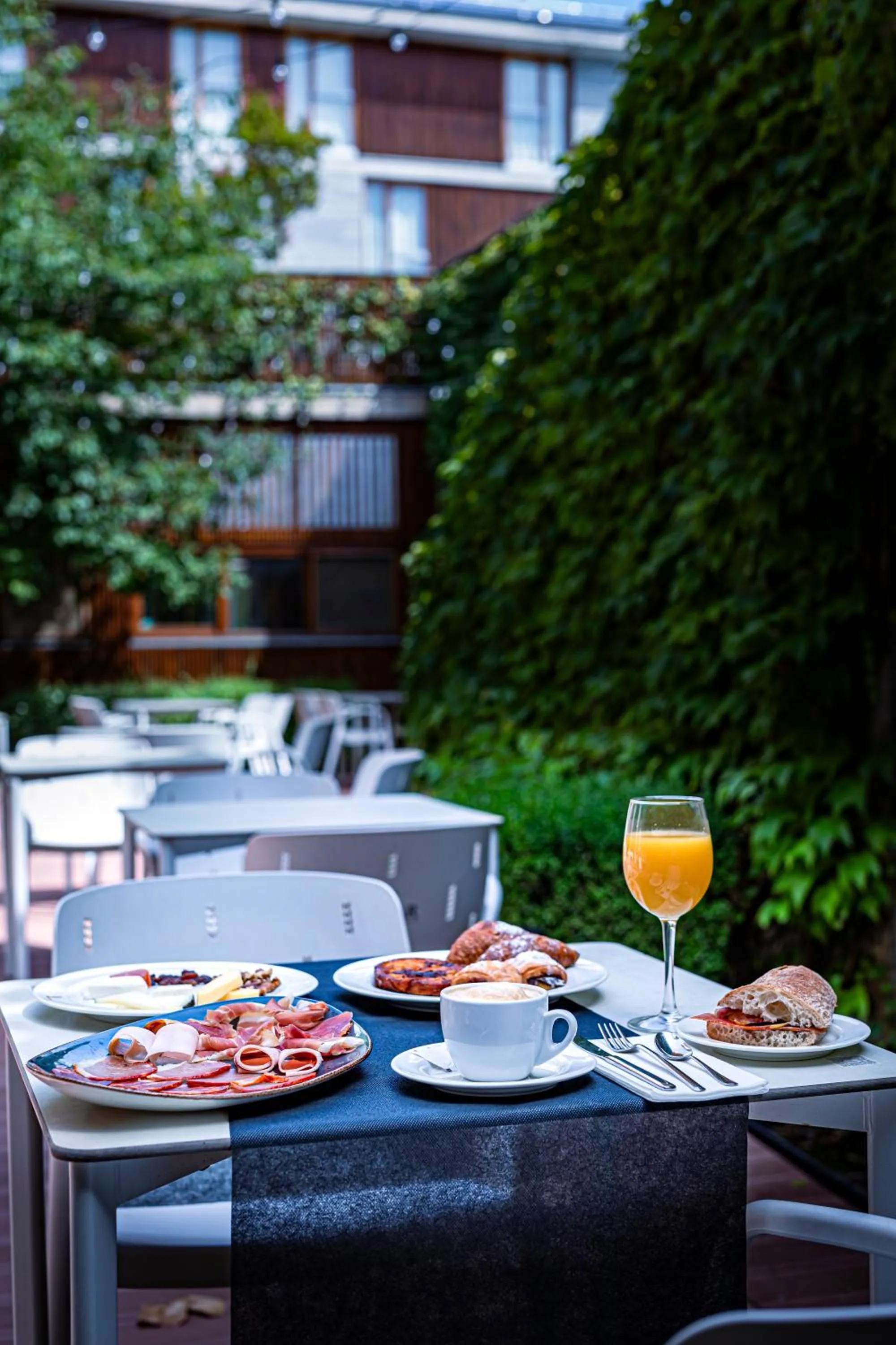 Breakfast in Tierra de Biescas