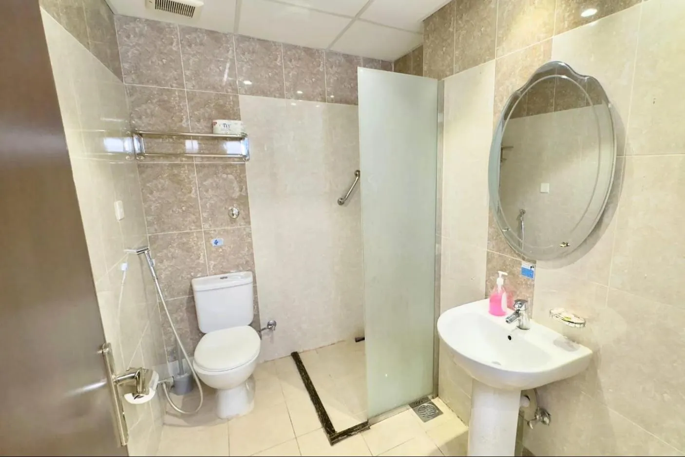 Toilet in Waseem Al Azizia Hotel