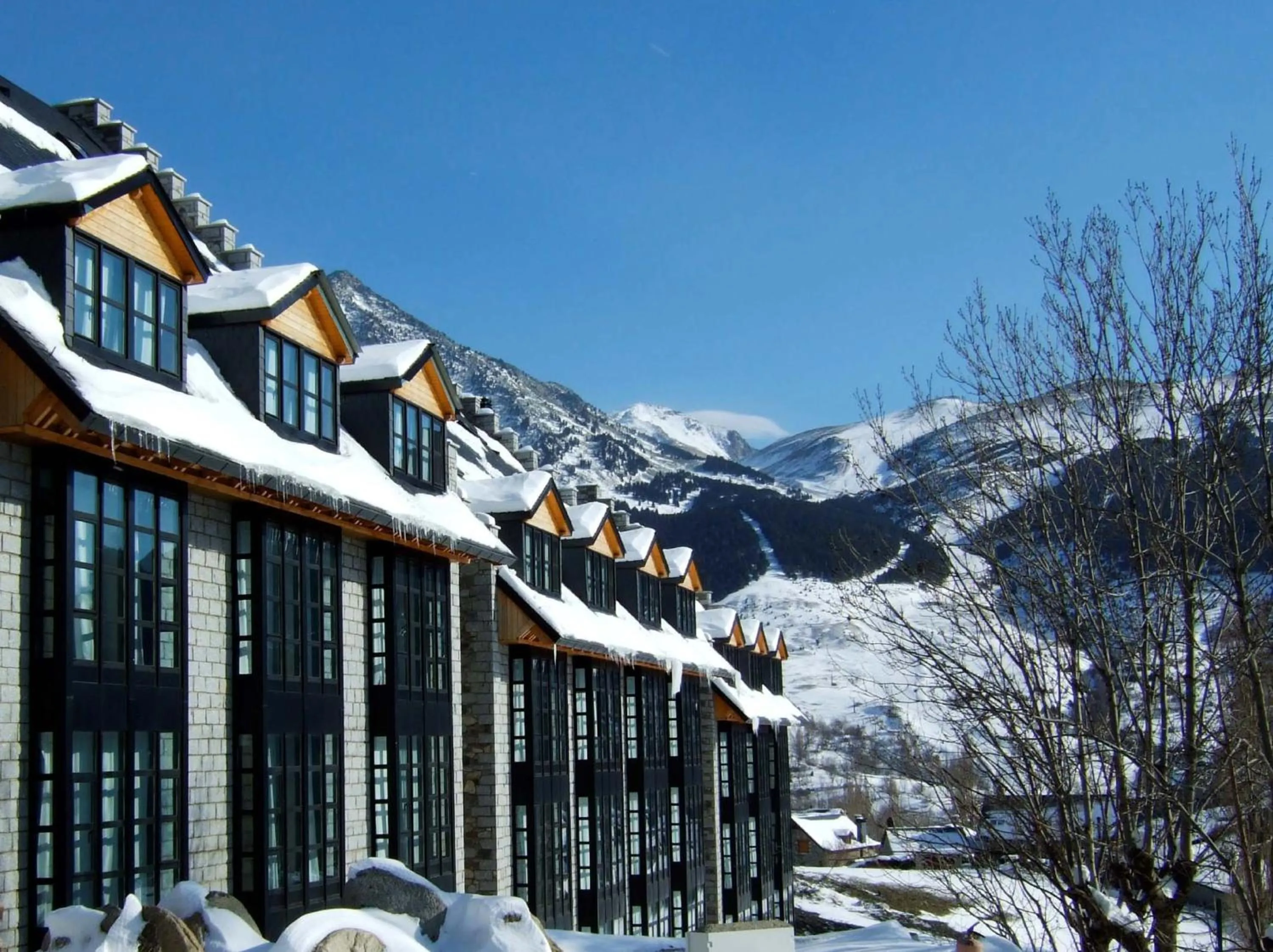 Facade/entrance in HG Cerler