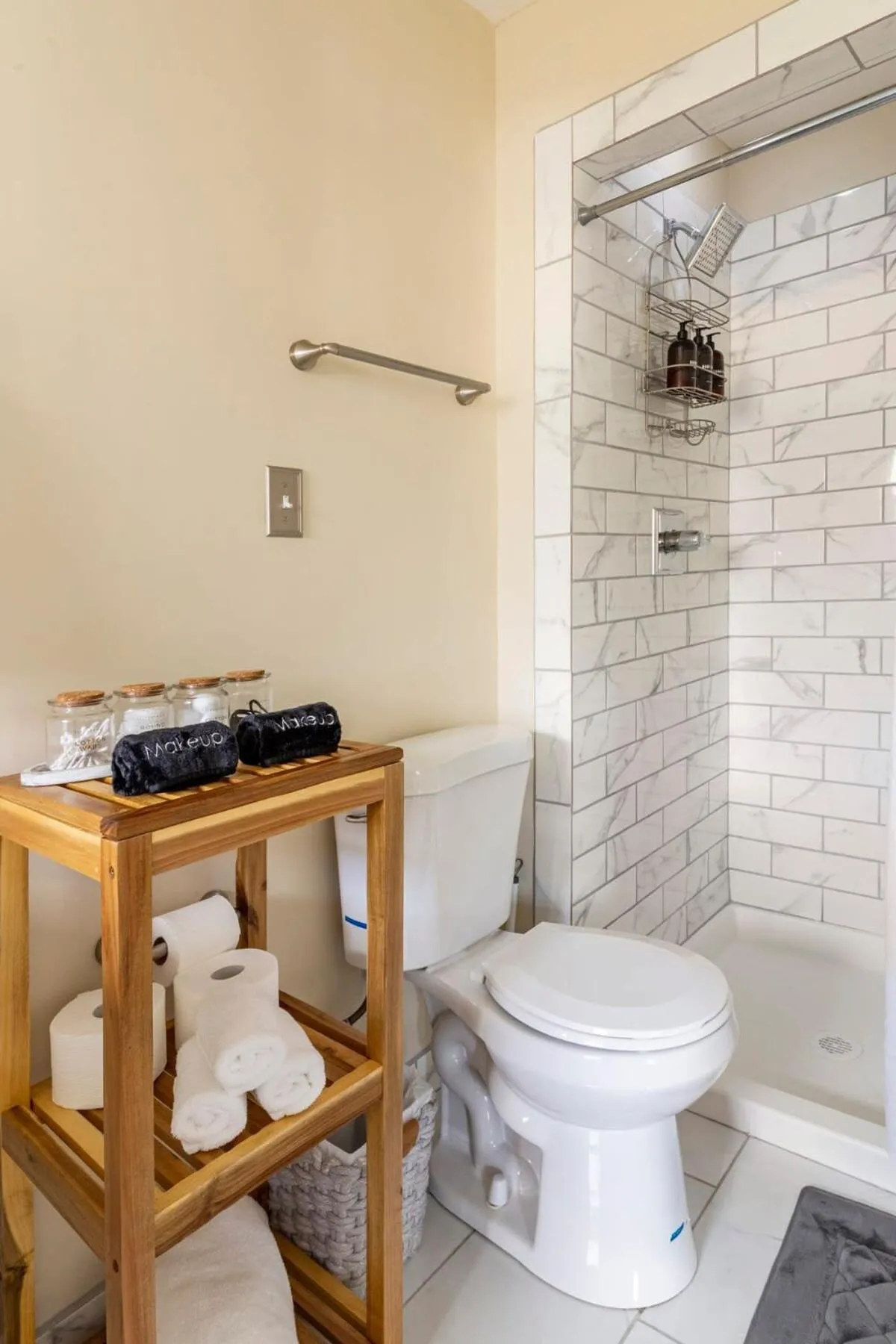 5 bedrooms with 4 Full Bath Fire Pit BBQ and Plush Amen on 1 2 acre