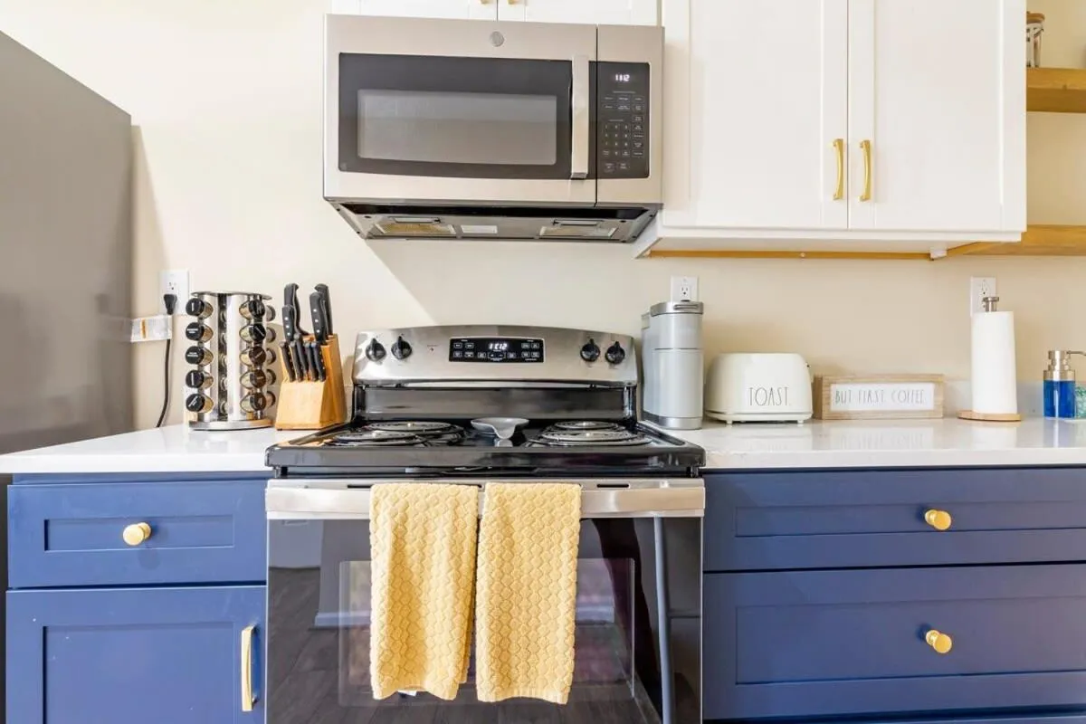 5 bedrooms with 4 Full Bath Fire Pit BBQ and Plush Amen on 1 2 acre