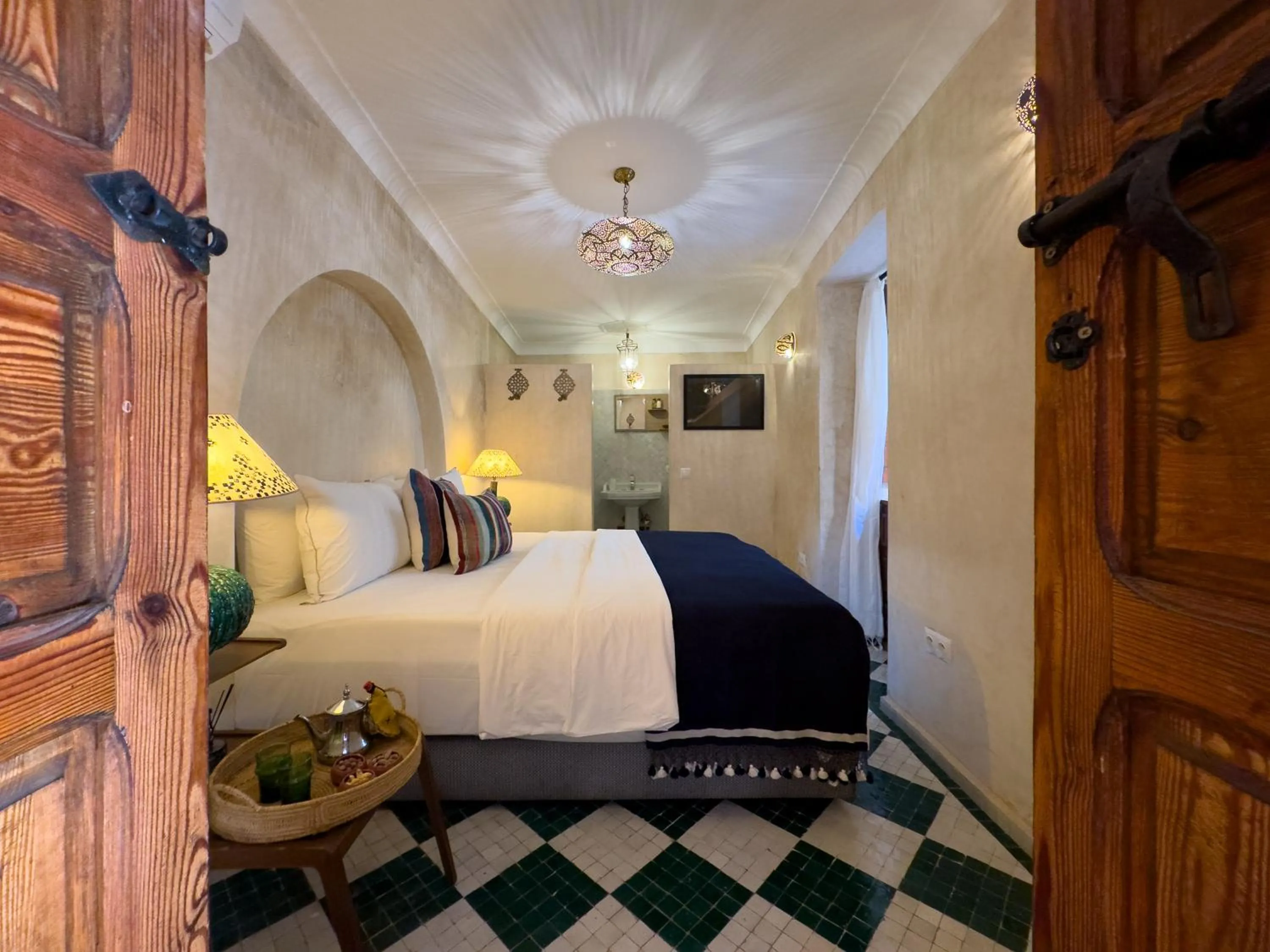 Photo of the whole room, Bed in Riad Alena