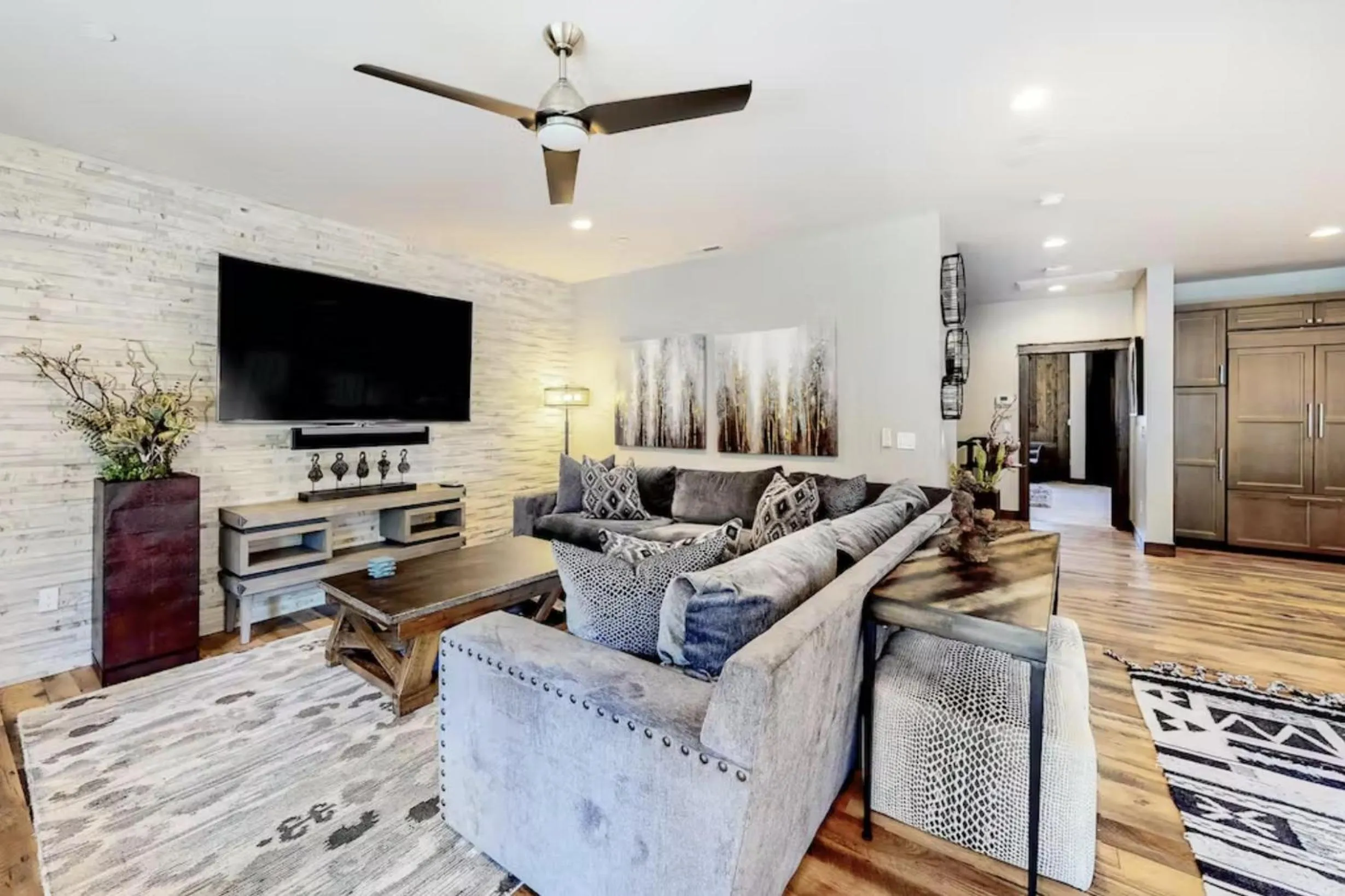 Living room in Gondola Vista Luxury Villas by Ski Heavenly & Beaches