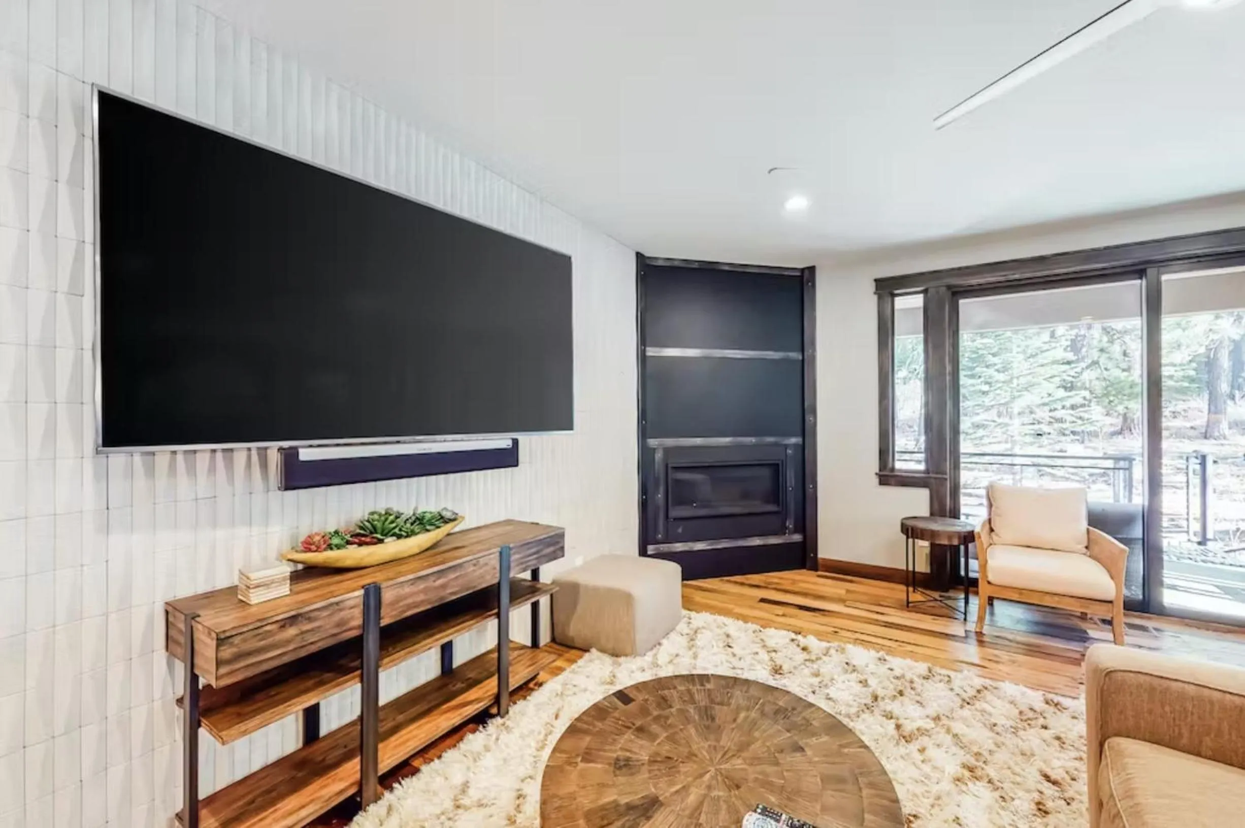 TV and multimedia in Gondola Vista Luxury Villas by Ski Heavenly & Beaches