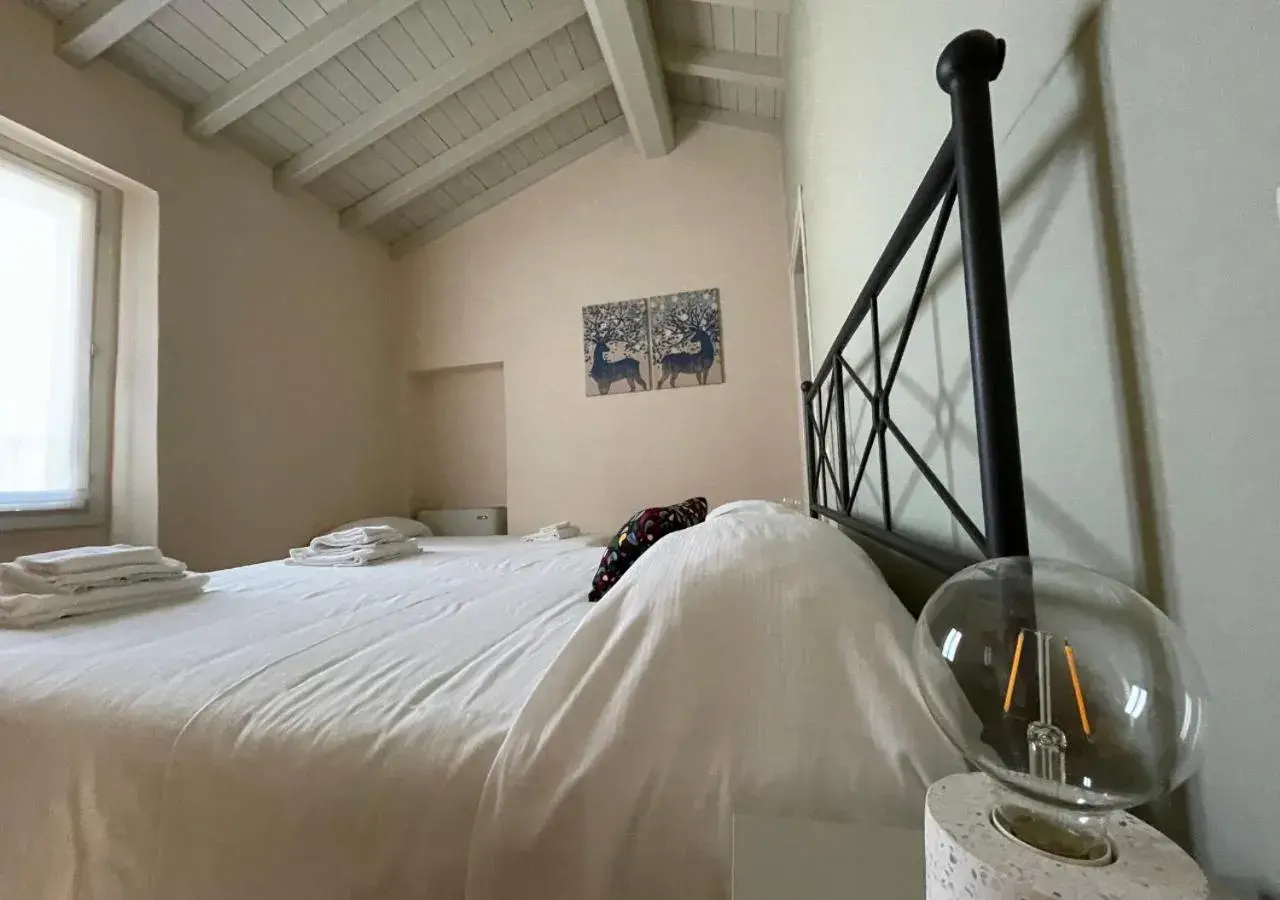 Superior Triple Room in Relais La Rocca Solferino Superior Triple Room in Relais La Rocca Solferino