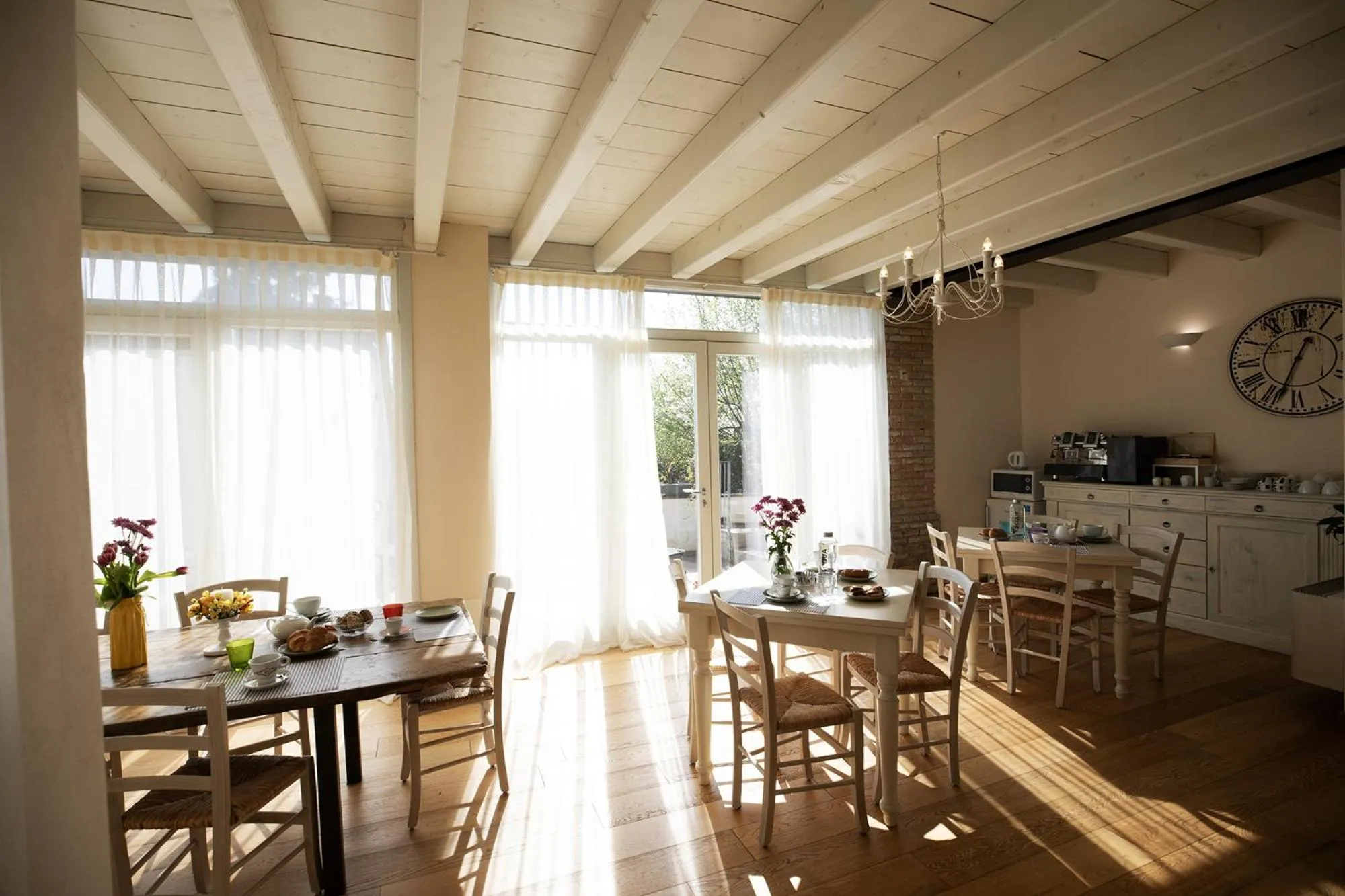 Restaurant/places to eat in Relais La Rocca Solferino