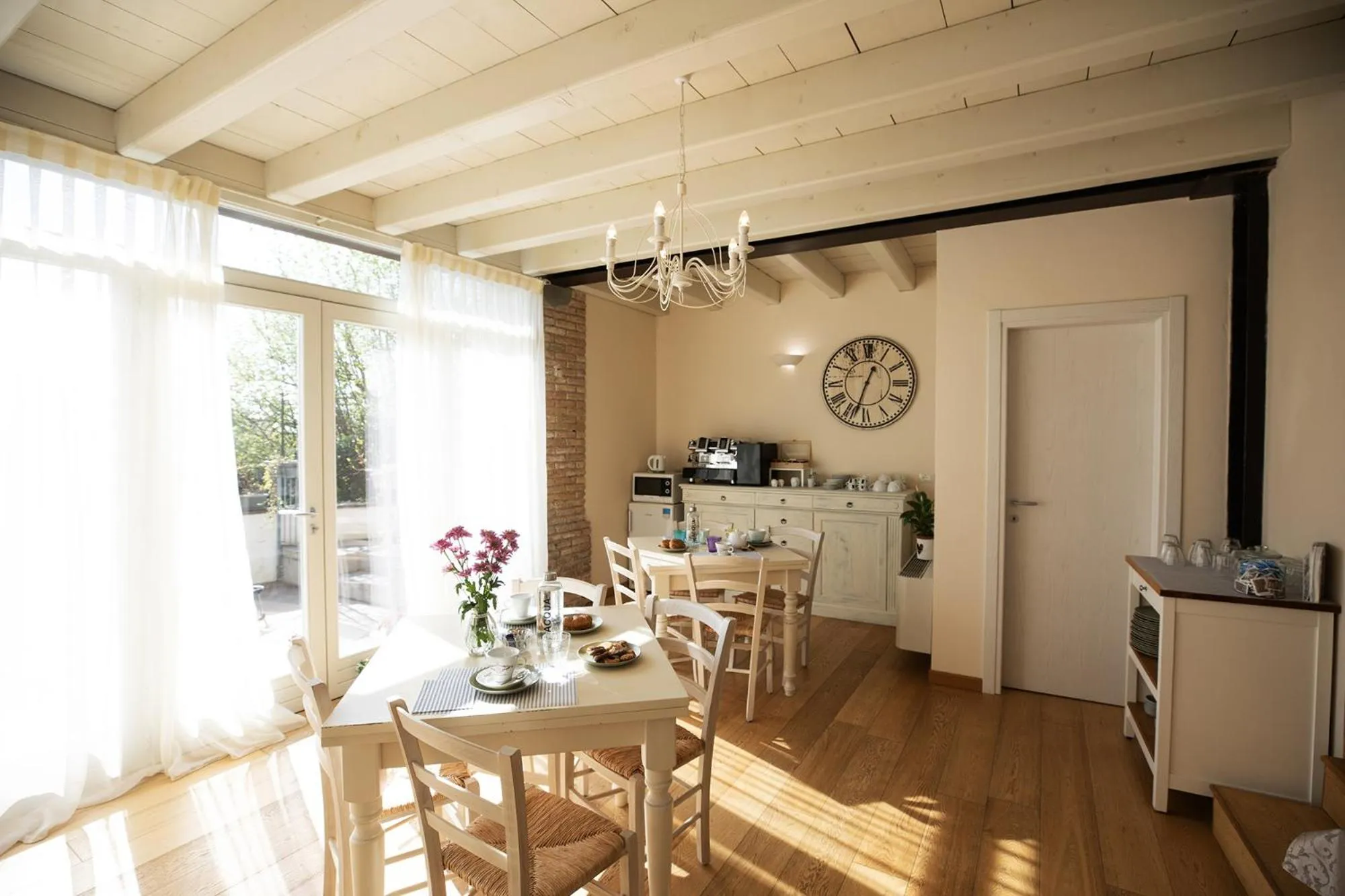 Restaurant/places to eat in Relais La Rocca Solferino