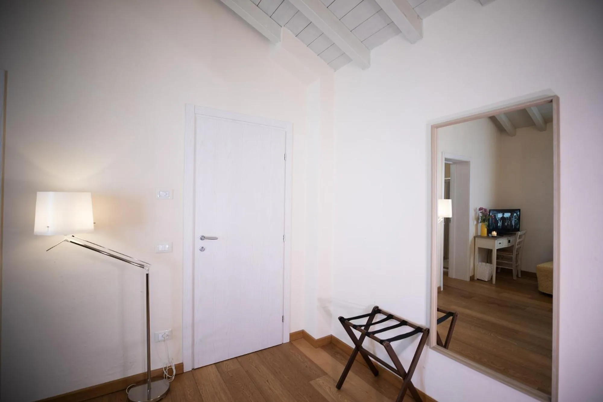 TV and multimedia in Relais La Rocca Solferino