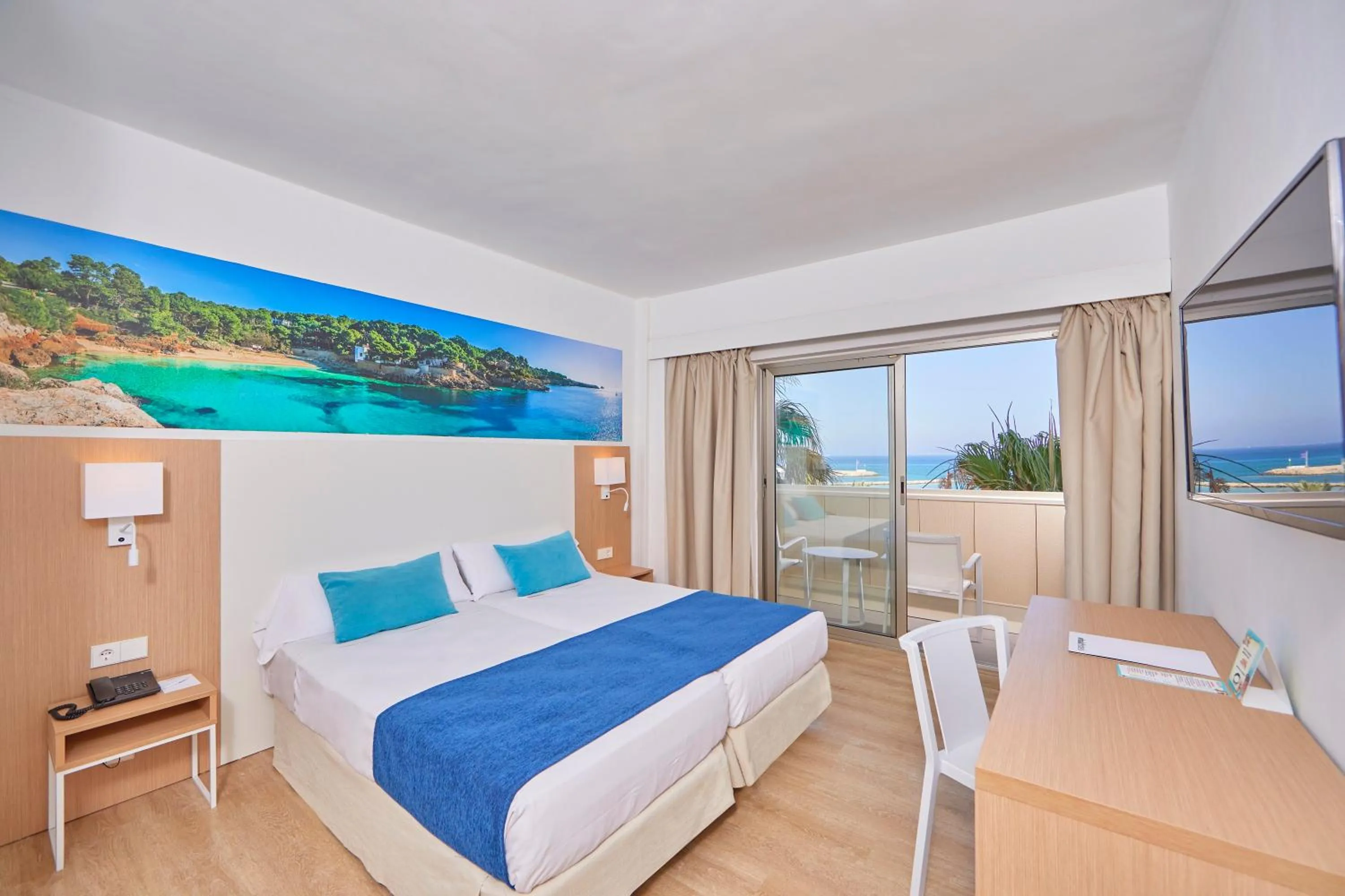 Bedroom, Bed in whala!beach