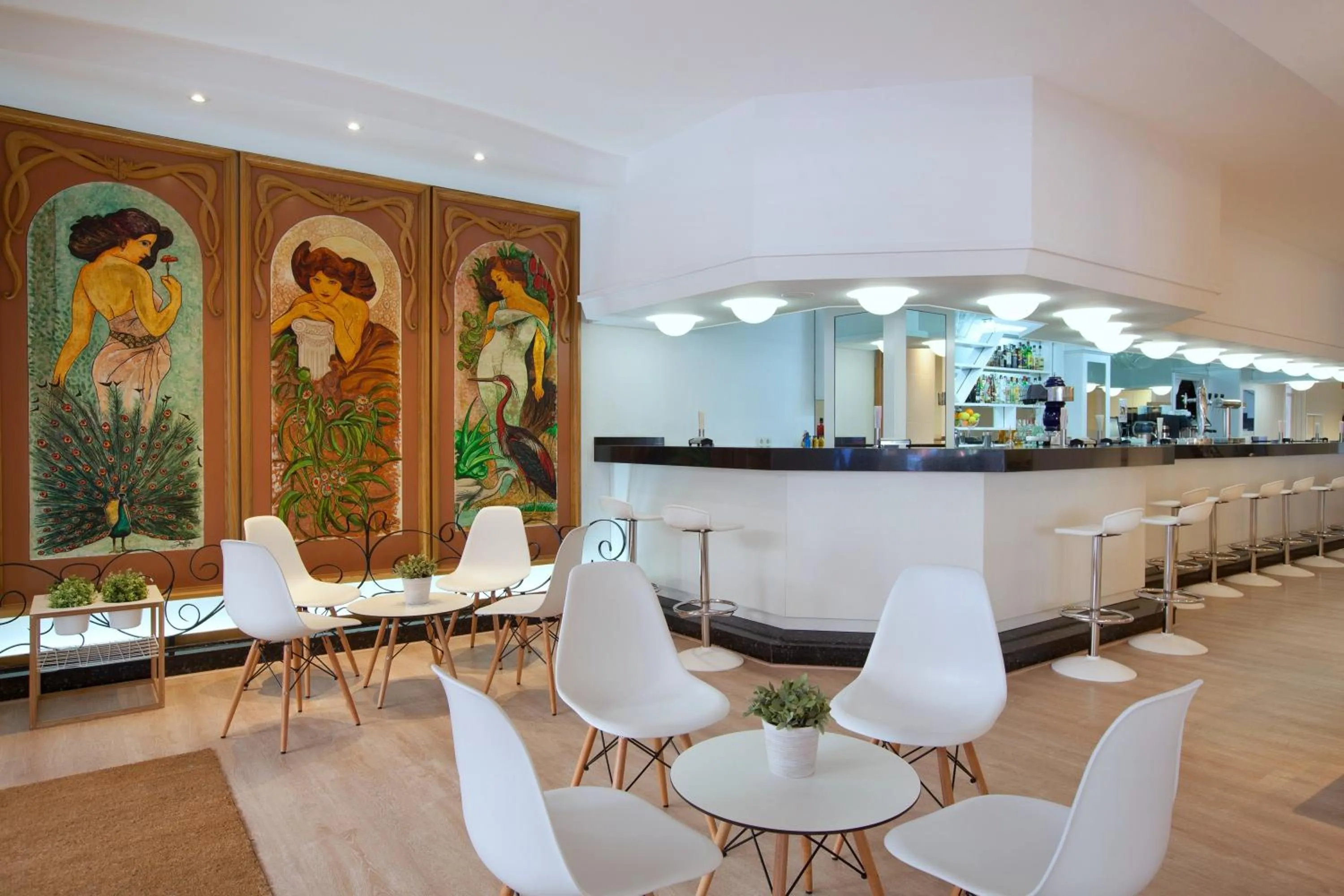 Area and facilities in whala!beach