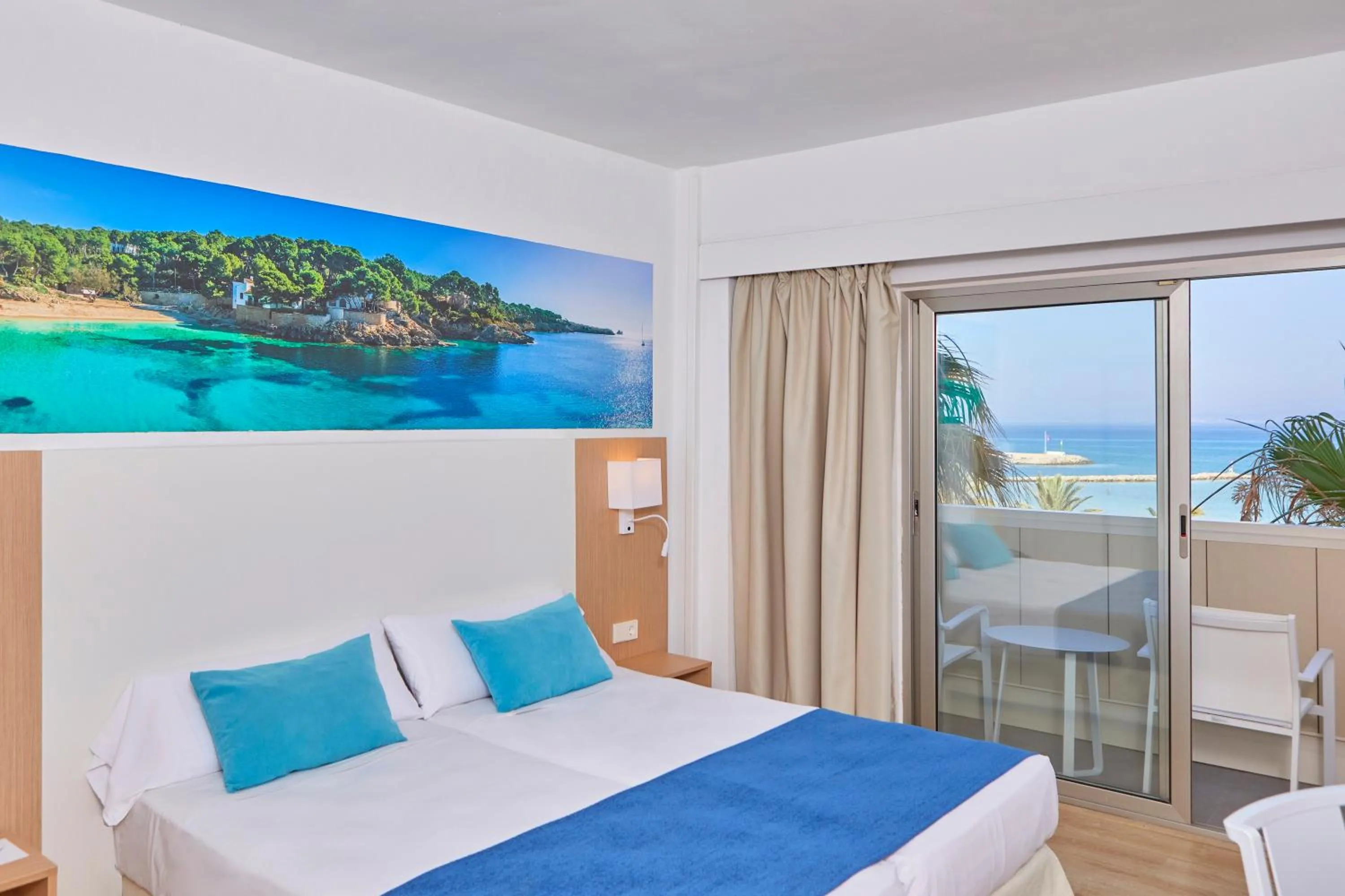 Bedroom, Bed in whala!beach
