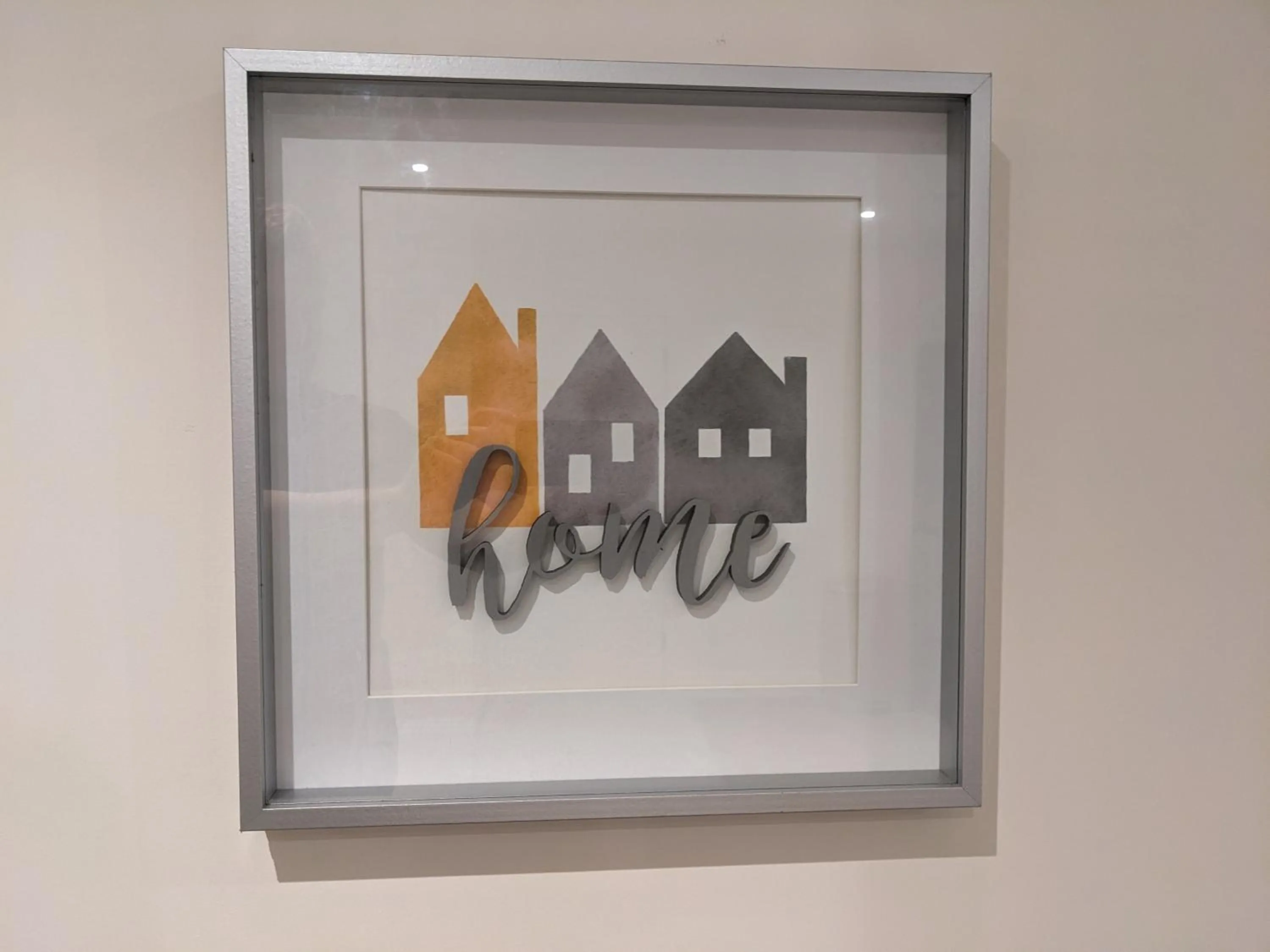 Decorative detail in Stunning 2-Bed Apartment in Stevenage, Sleeps 5 with free Private Parking