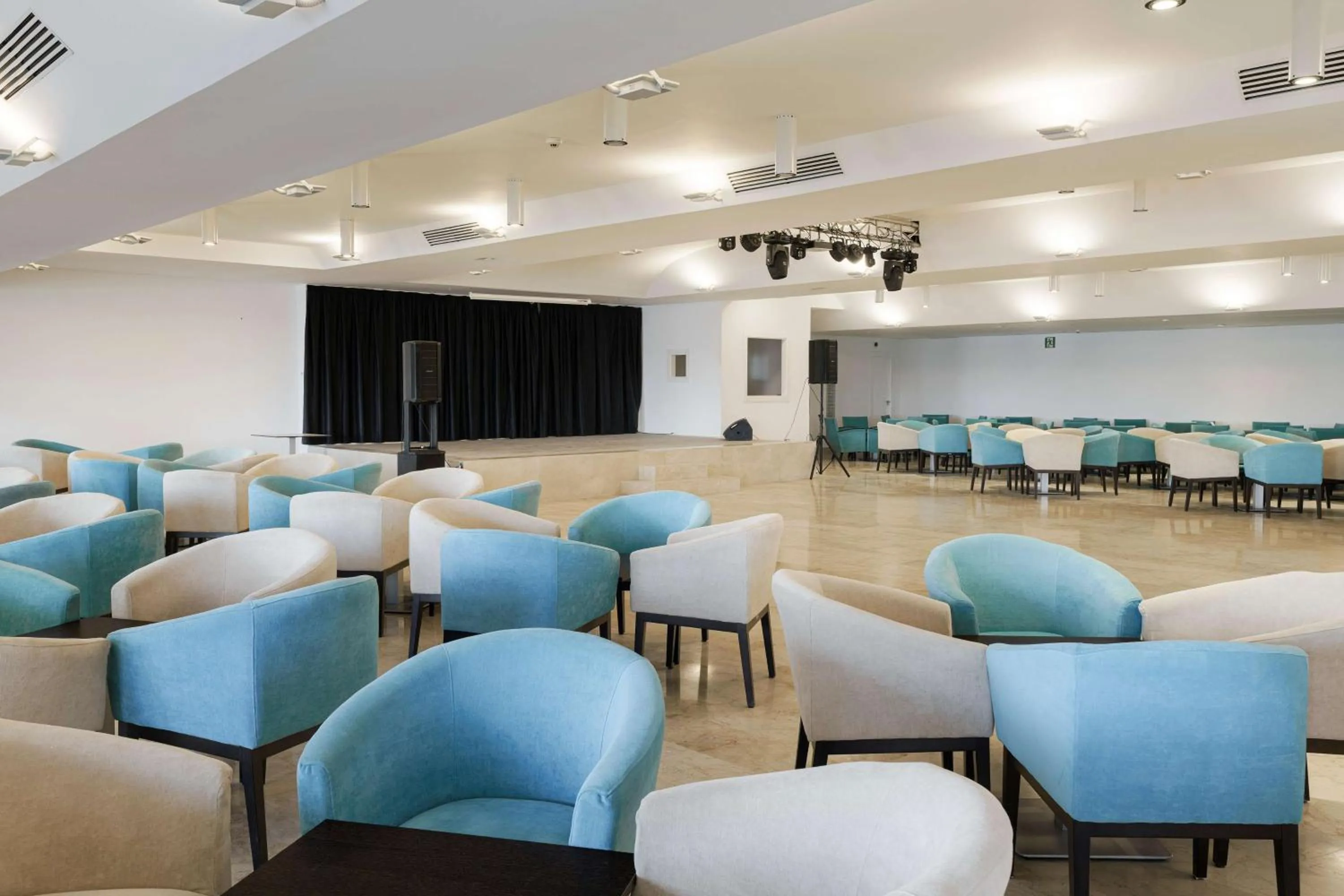 Lounge or bar in AluaSun Doblemar