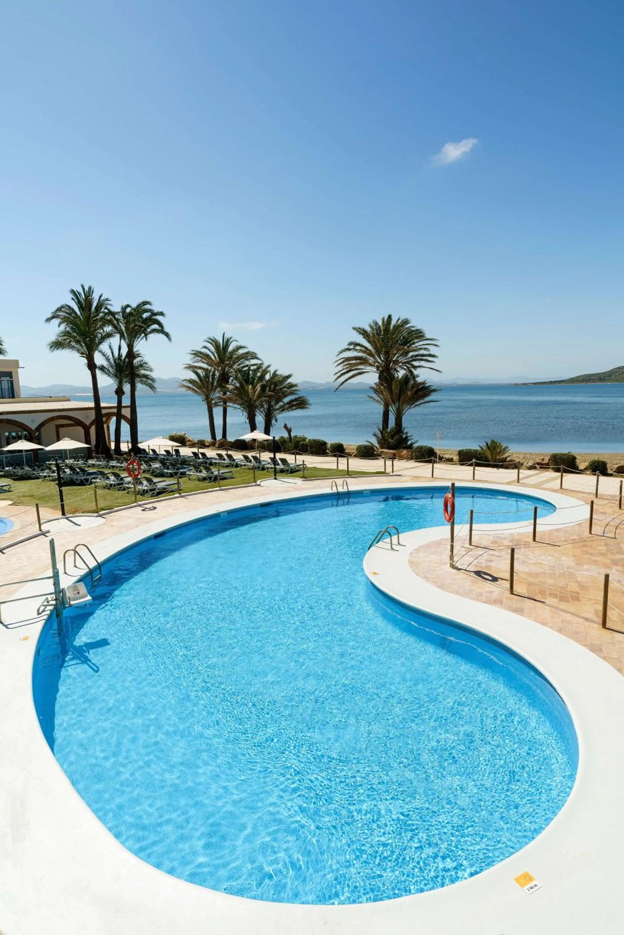 Swimming pool in AluaSun Doblemar