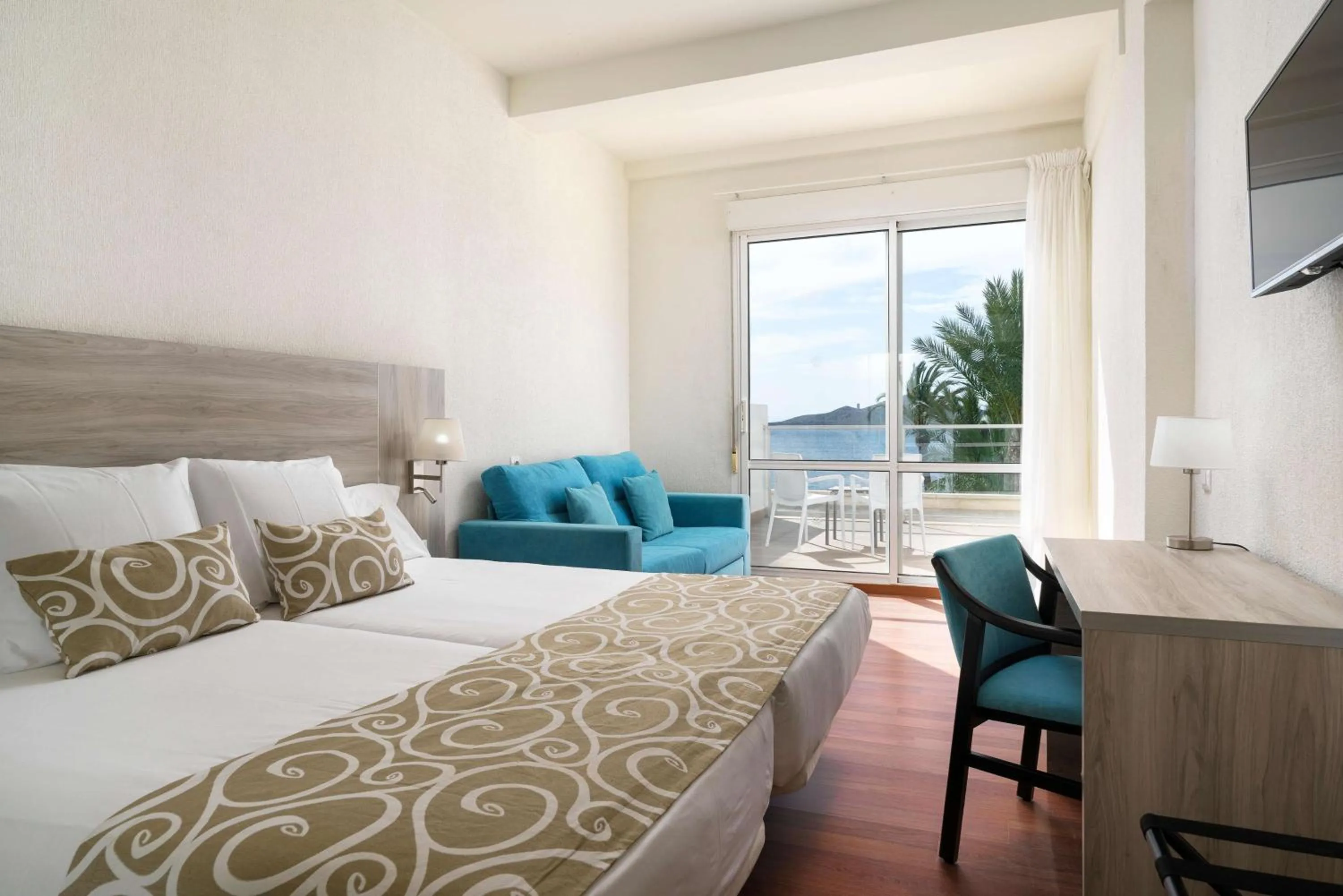 Bedroom, Bed in AluaSun Doblemar