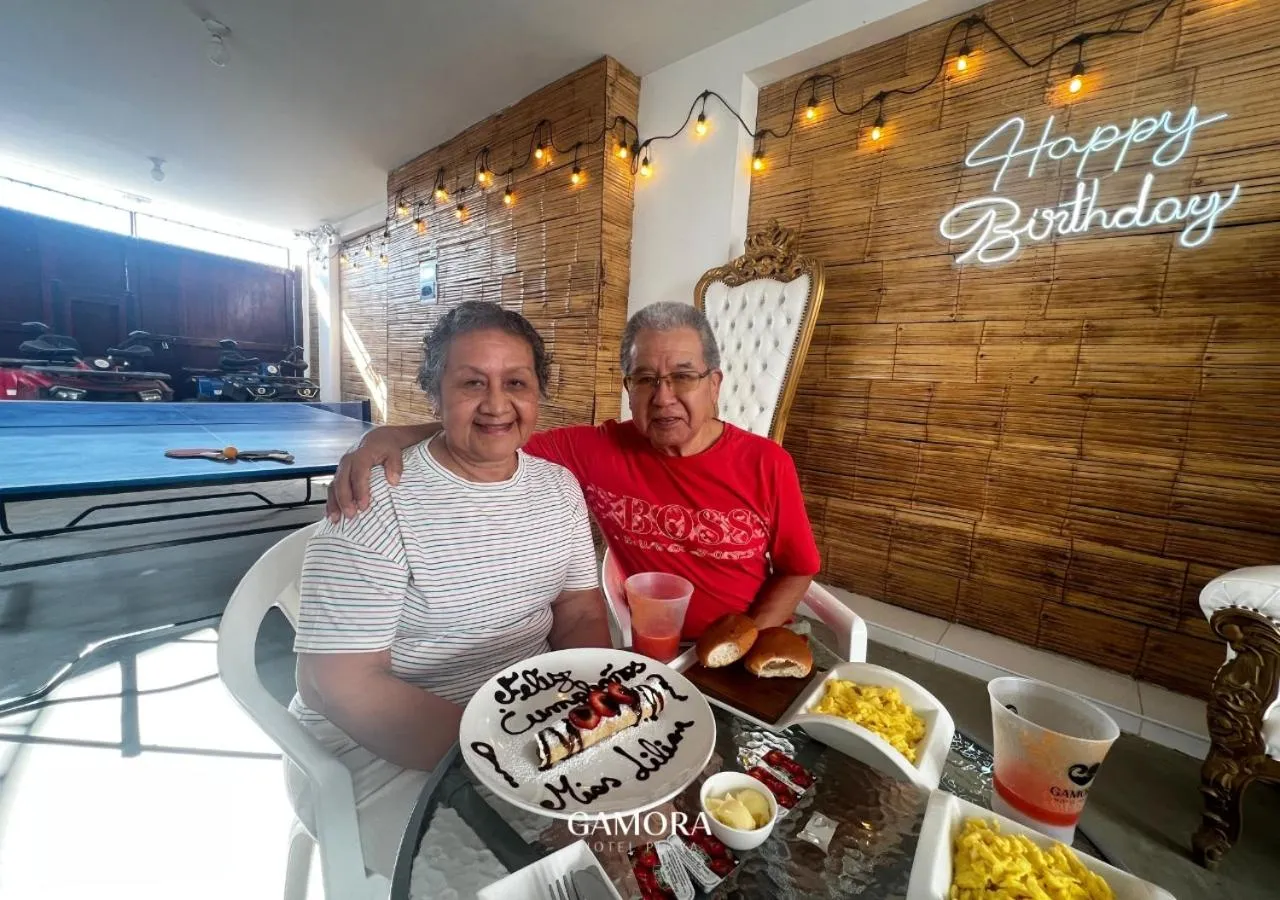 Guests in Gamora Hotel Playa