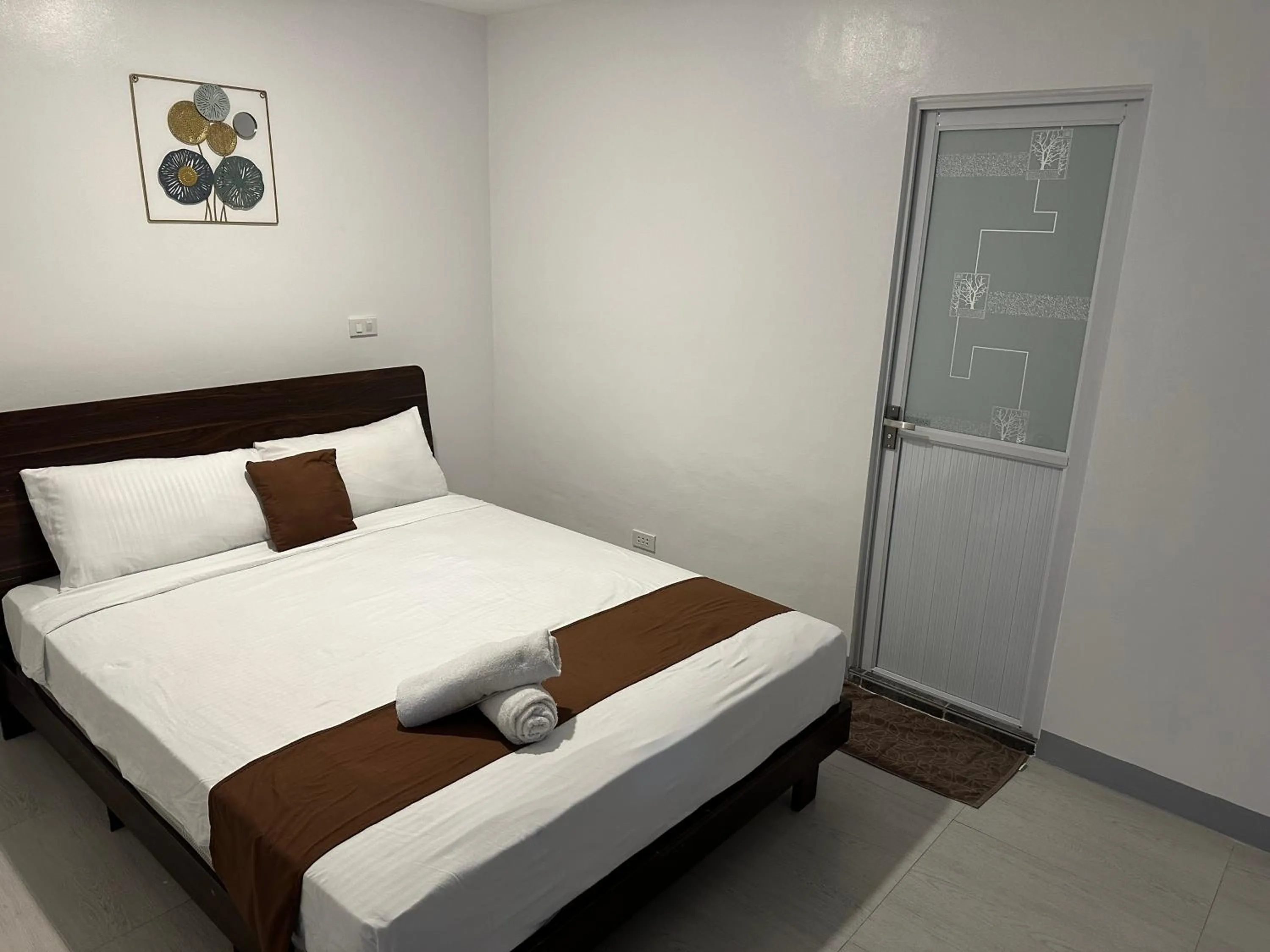 Bedroom, Bed in Aden Hotel