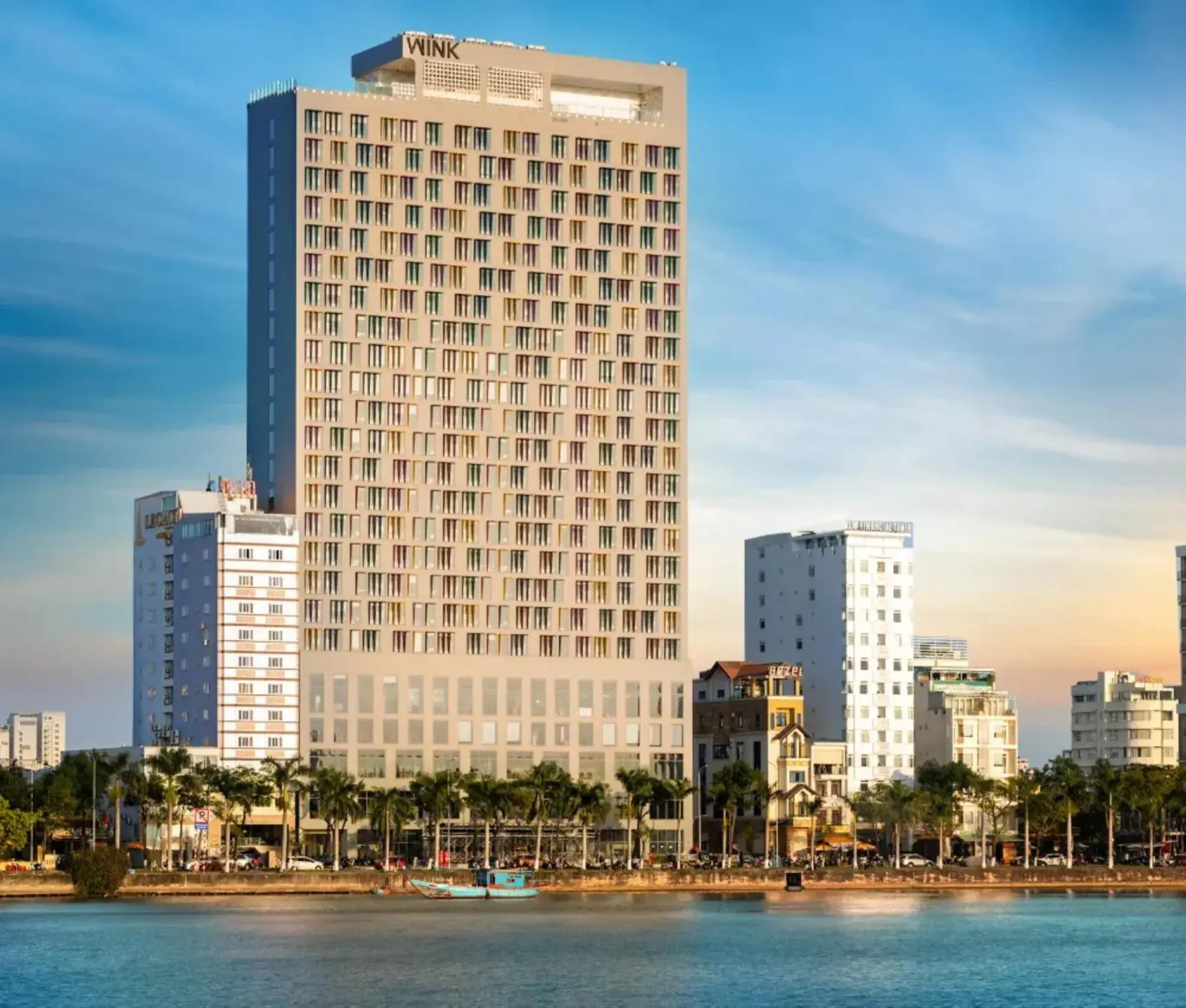 Wink Icon Hotel Danang Riverside - 24hrs Stay & Rooftop Pool Bar Wink Icon Hotel Danang Riverside - 24hrs Stay & Rooftop Pool Bar