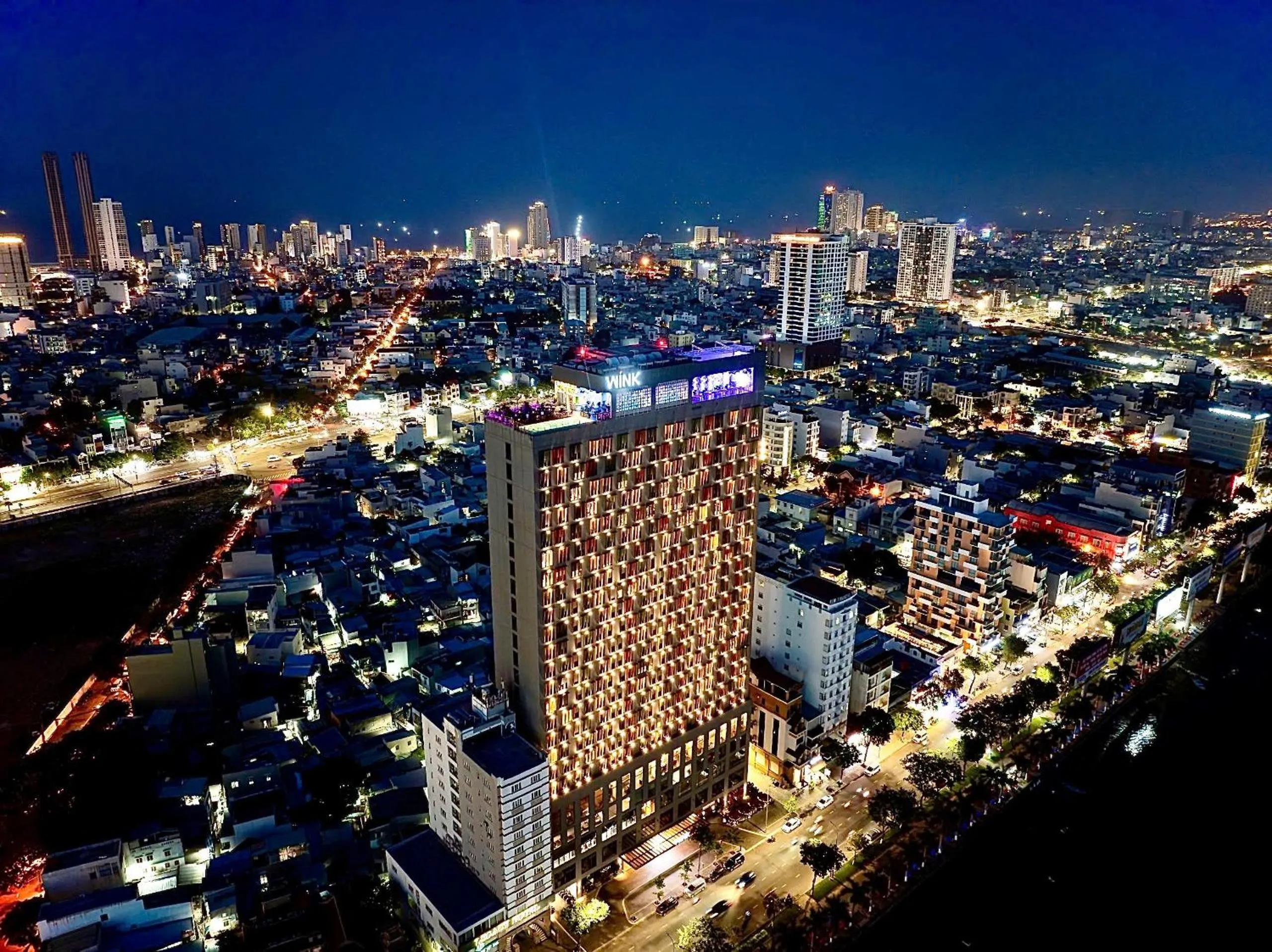 Property building in Wink Icon Hotel Danang Riverside - 24hrs Stay & Rooftop Pool Bar