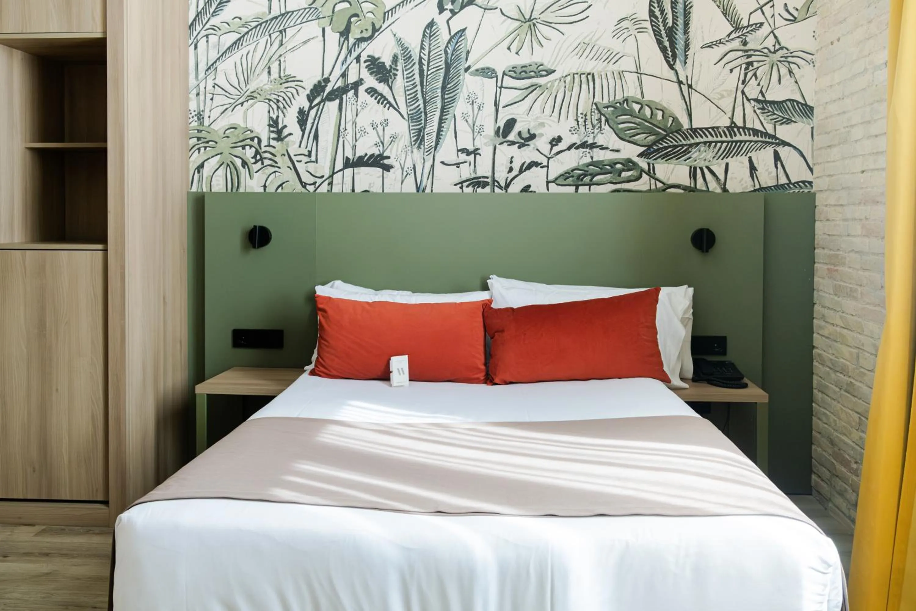 Bedroom, Bed in DWO Valencia