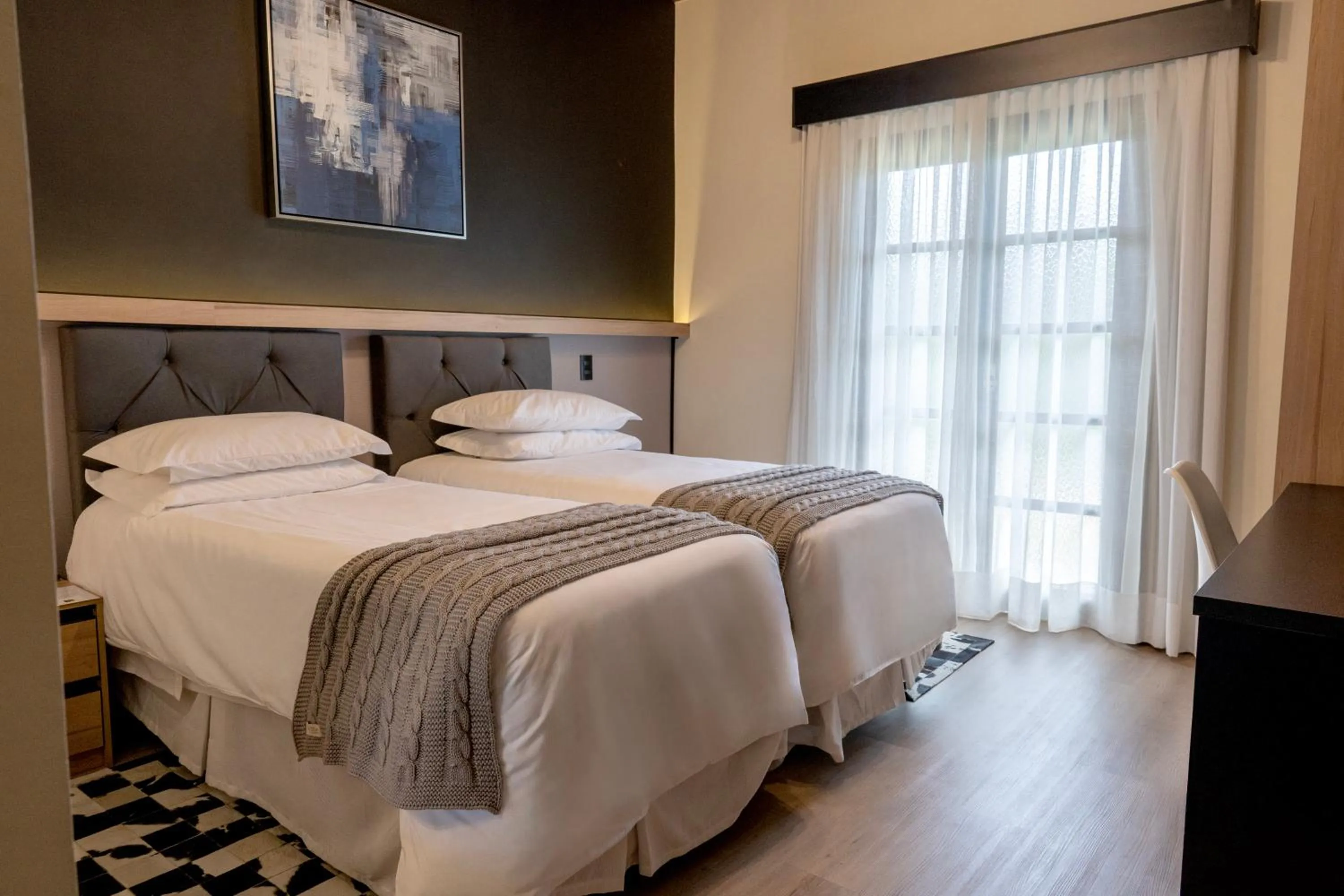 Photo of the whole room, Bed in Pousada Terrazzo Bonjardim - by Easy Hotéis