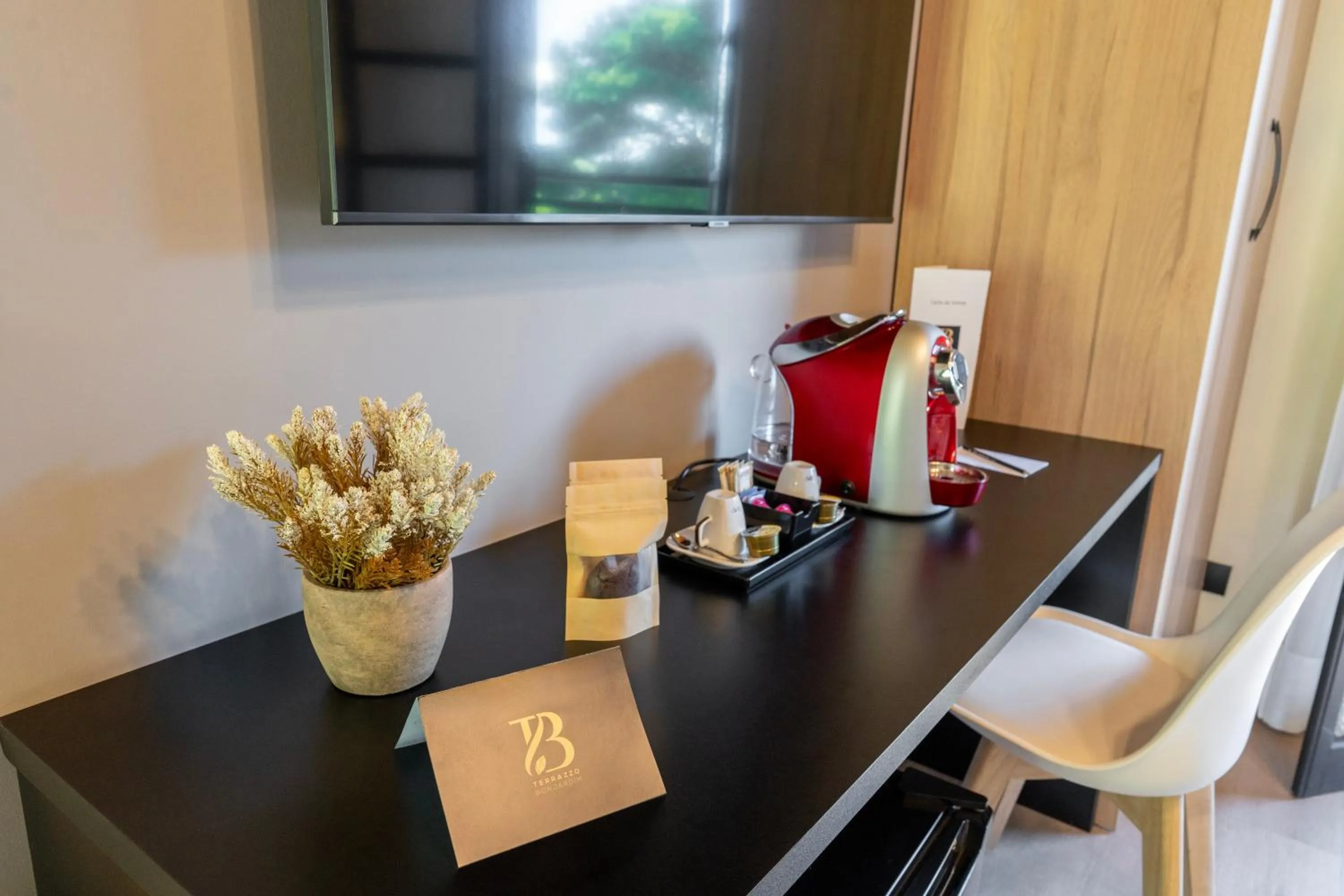 Coffee/tea facilities in Pousada Terrazzo Bonjardim - by Easy Hotéis