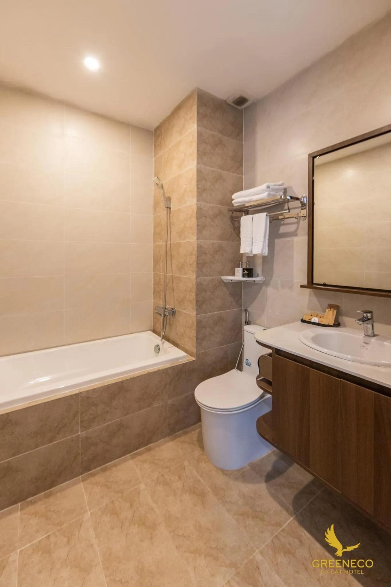 Shower in GREENECO DA LAT HOTEL - Khách sạn Green Eco Đà Lạt