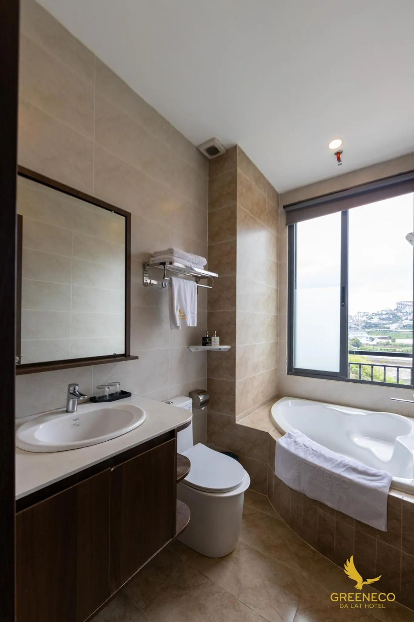 Shower in GREENECO DA LAT HOTEL - Khách sạn Green Eco Đà Lạt