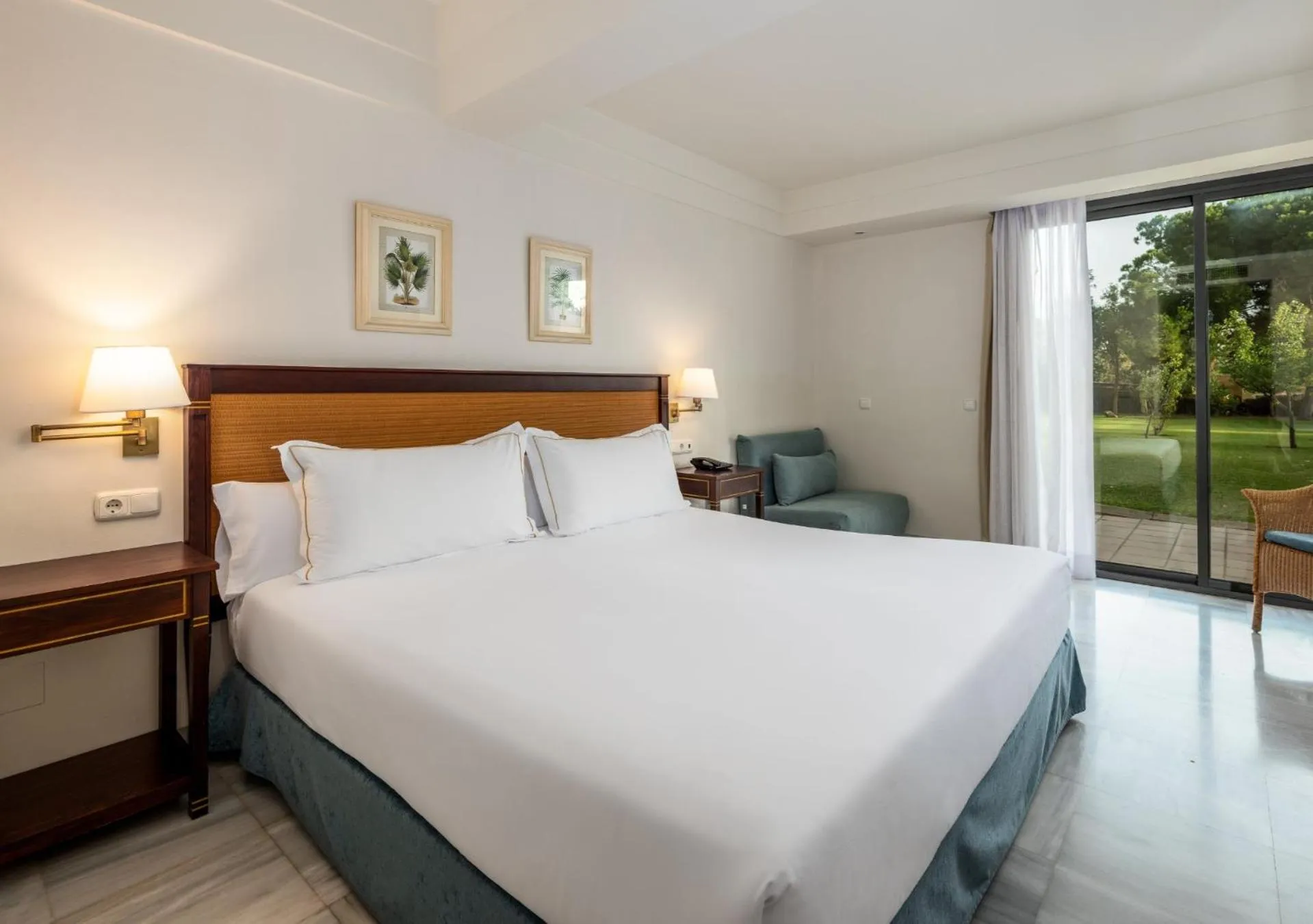 Photo of the whole room, Bed in AZZ Guadacorte Campo de Gibraltar