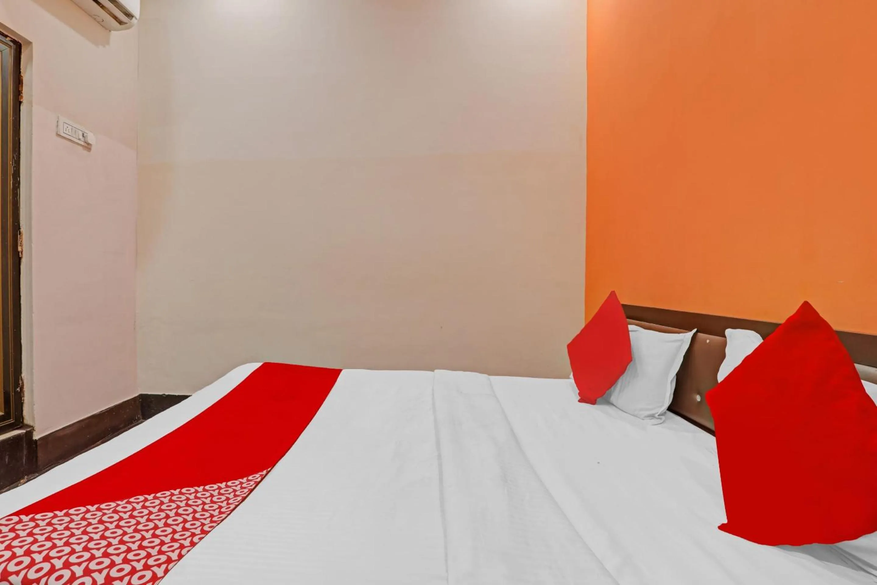 Bedroom, Bed in Super Hotel O New Pacifica Grand