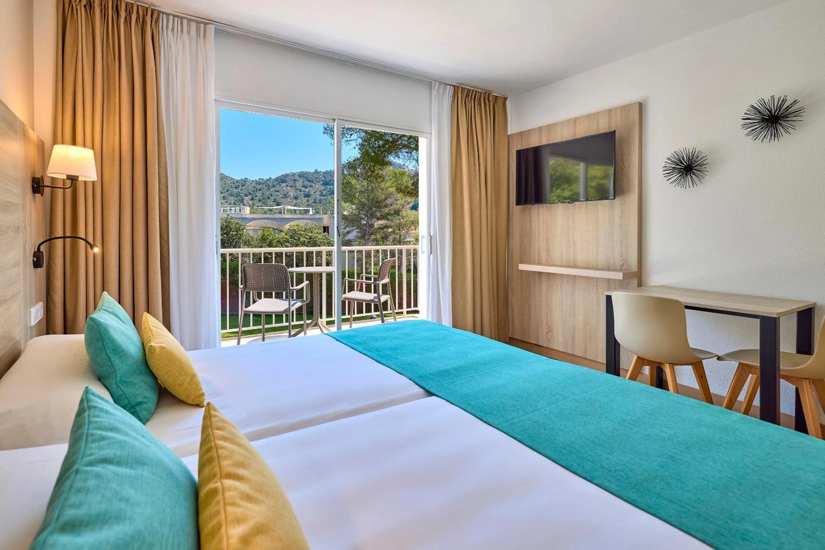 Bed in Universal Apartamentos Laguna Garden