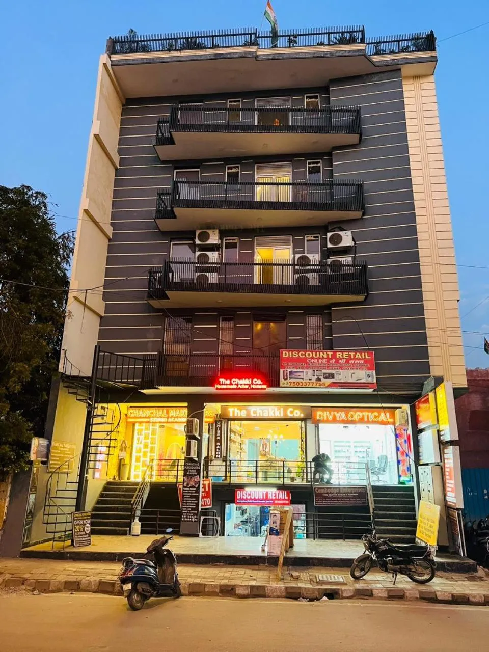 Property building in Hotel RIVERB