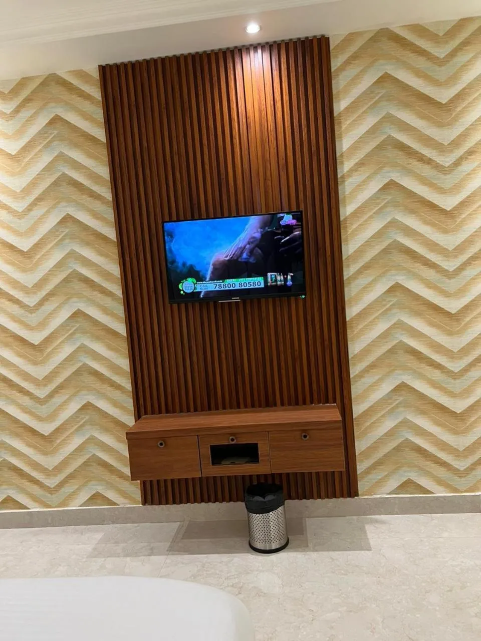 TV and multimedia in Hotel RIVERB